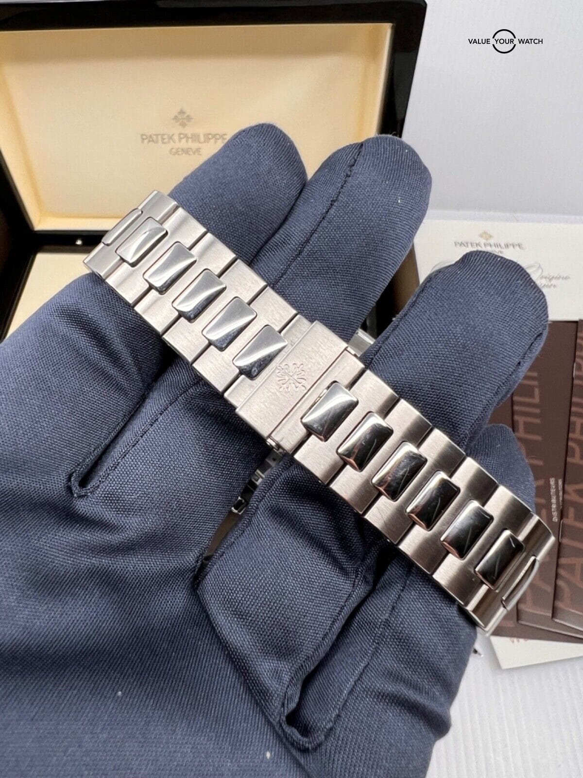 2011 Patek Philippe Blue Dial Steel Moonphase Power Reserve Nautilus 5712 Papers - Image 7