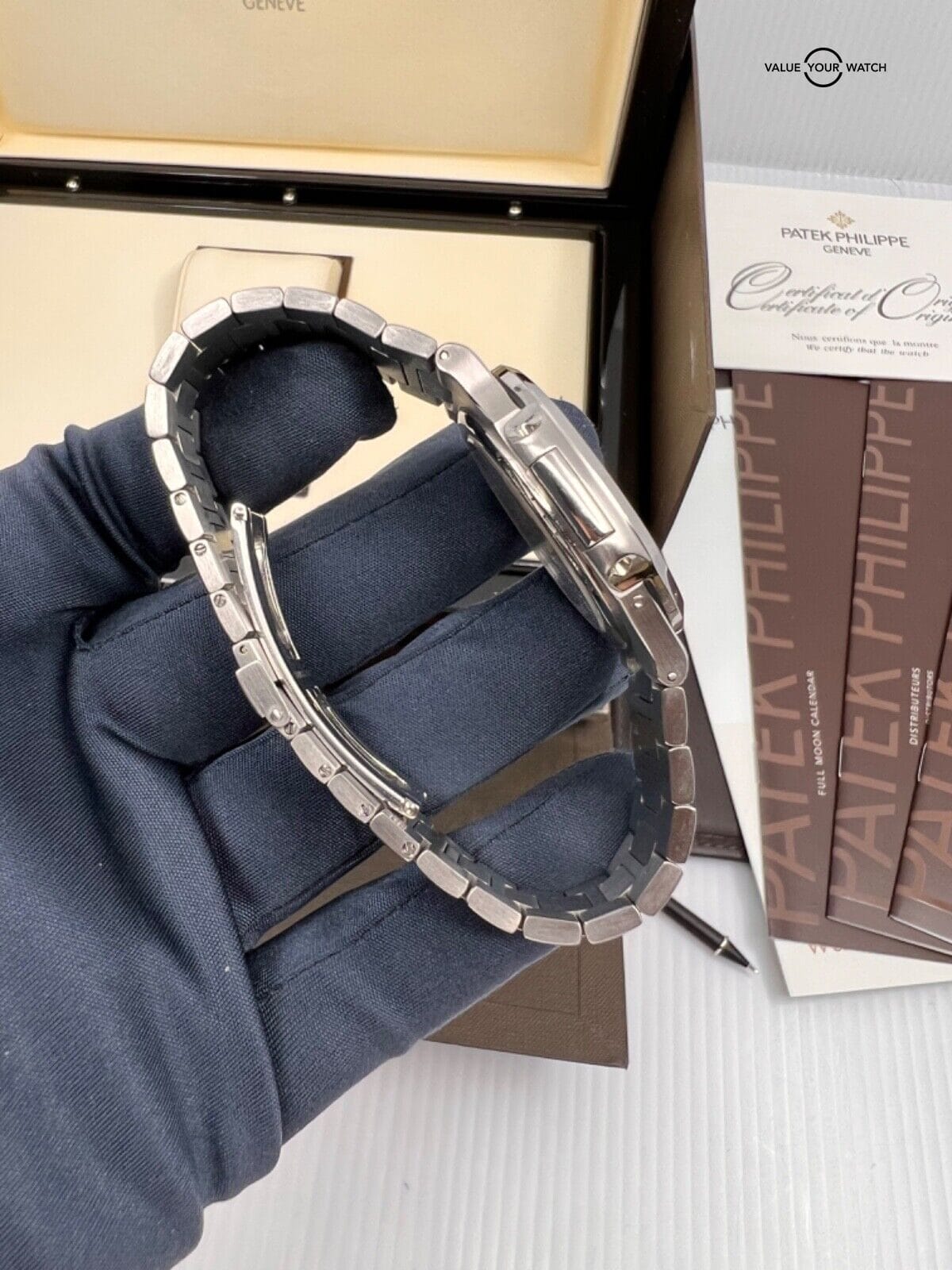 2011 Patek Philippe Blue Dial Steel Moonphase Power Reserve Nautilus 5712 Papers - Image 9