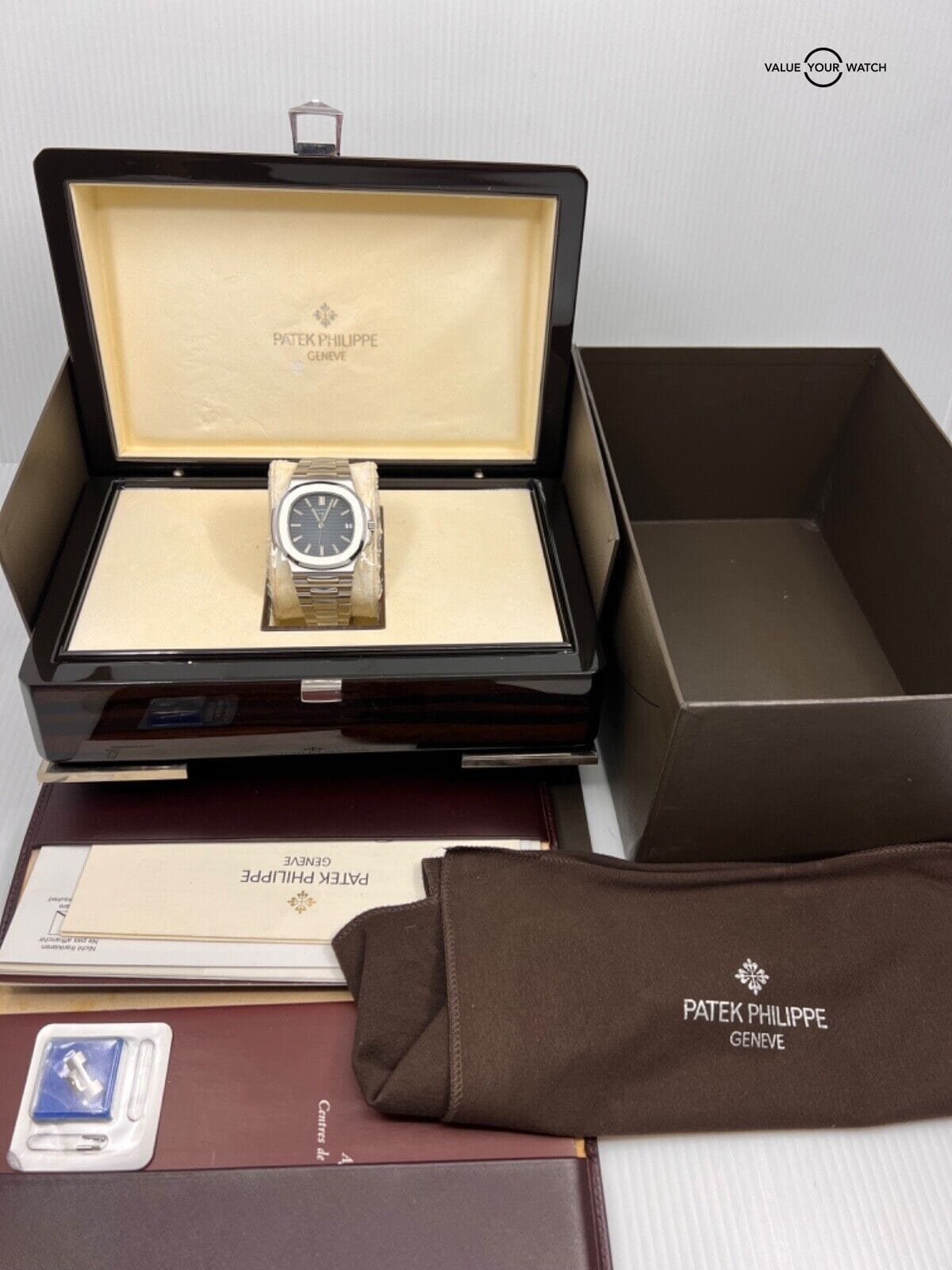 Pristine Condition 2007 Patek Philippe Nautilus 5711/1A-010 40mm Blue Dial Steel - Image 6