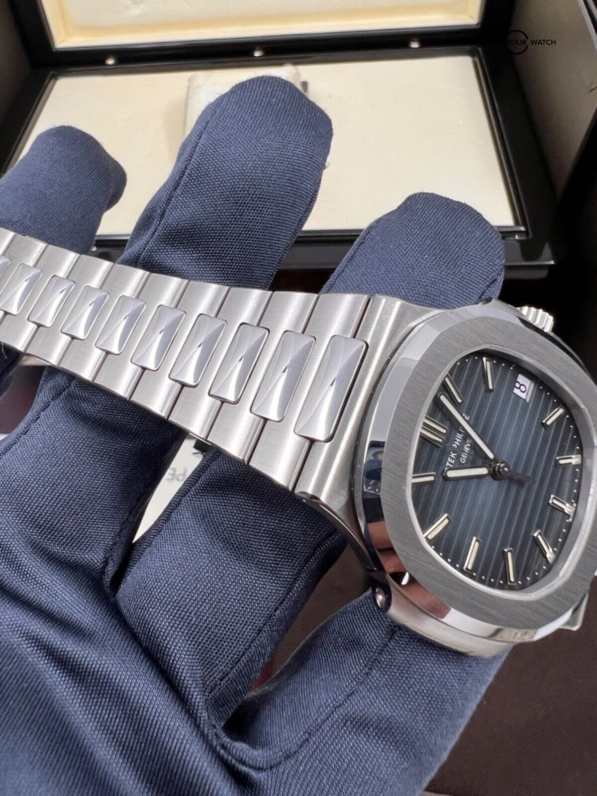 Pristine Condition 2007 Patek Philippe Nautilus 5711/1A-010 40mm Blue Dial Steel - Image 7