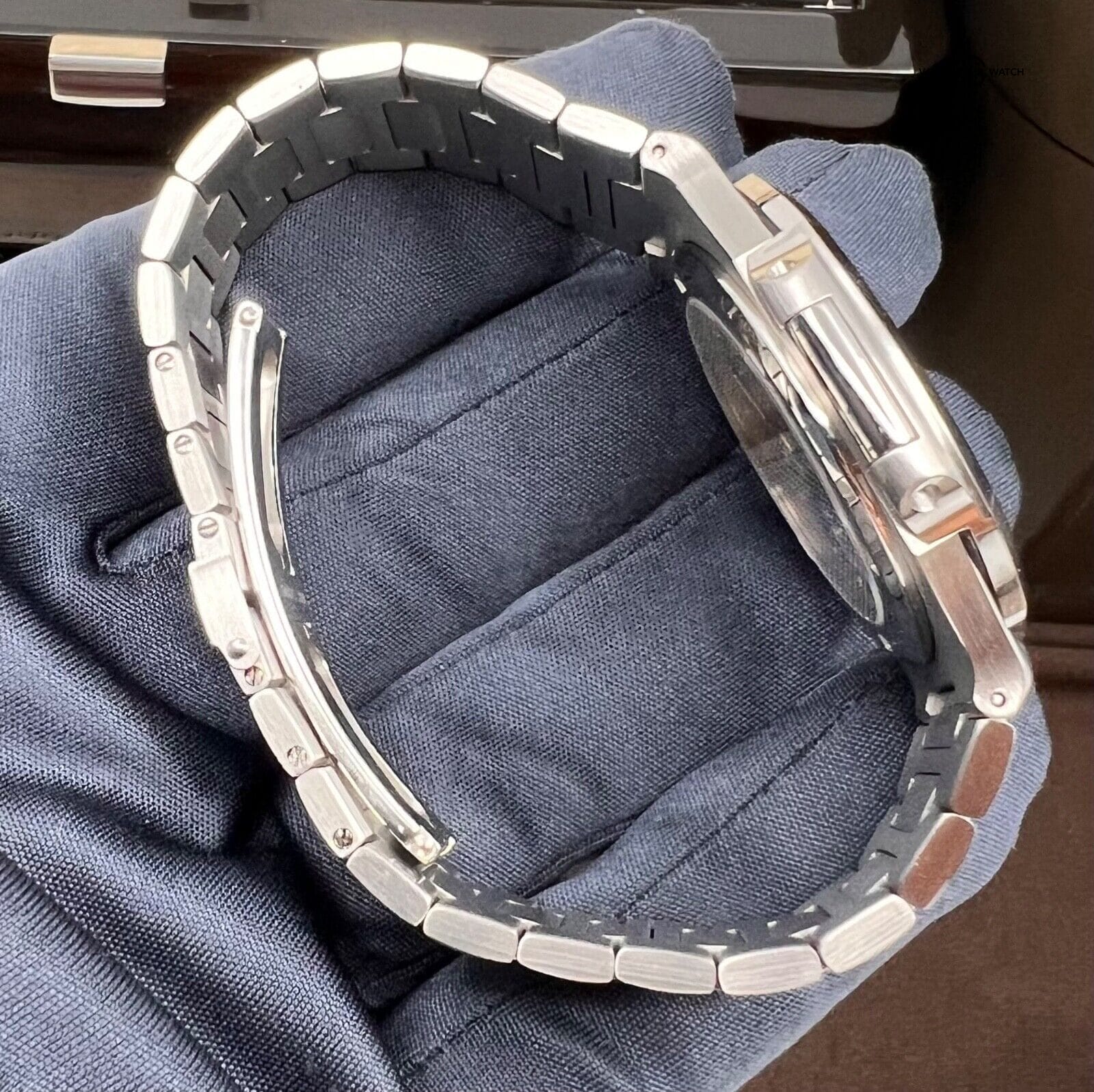 Pristine Condition 2007 Patek Philippe Nautilus 5711/1A-010 40mm Blue Dial Steel - Image 10