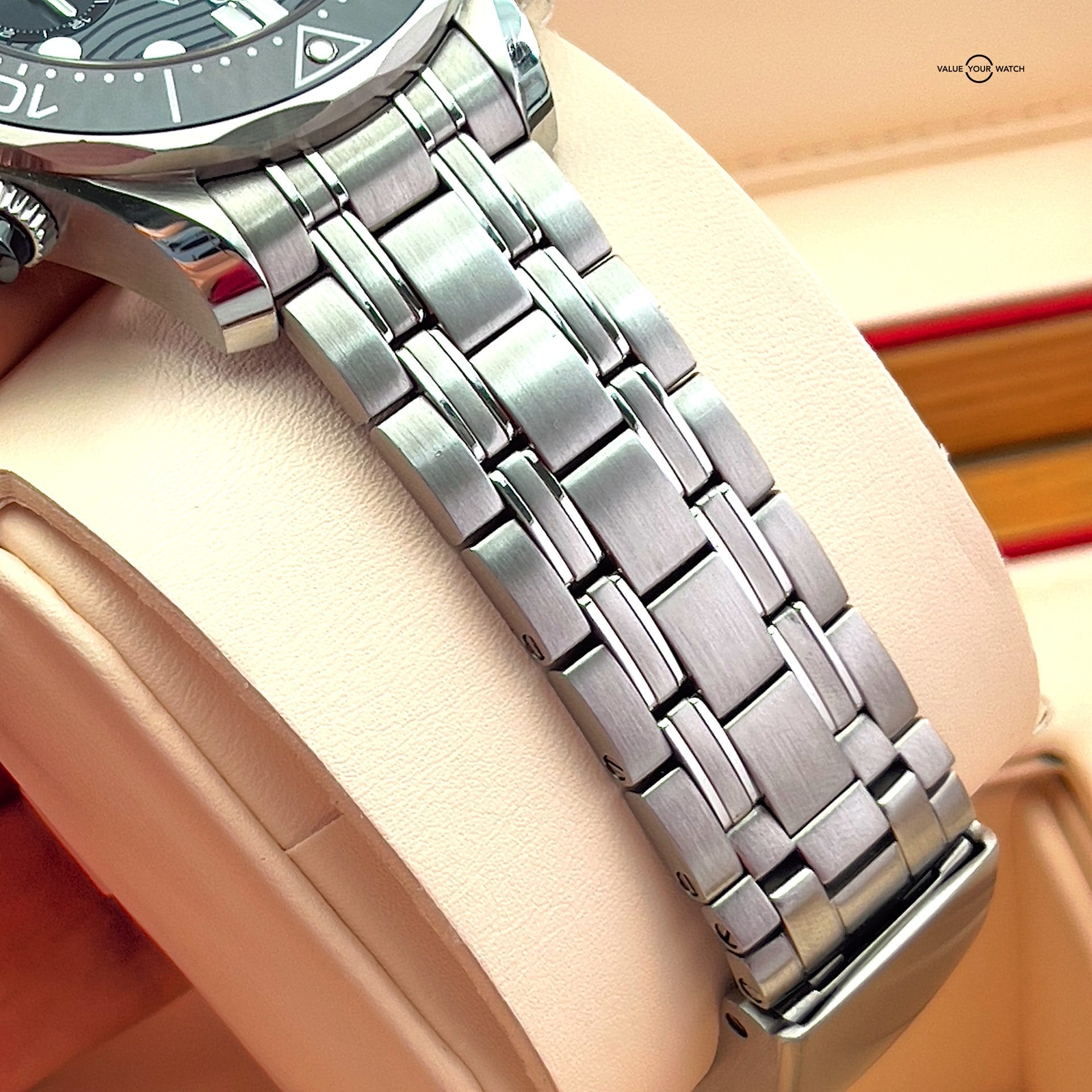 Omega Seamaster Professional 300 Chronograph 44mm / 210.30.44.51.01.001 / 2022 B&P - Image 10