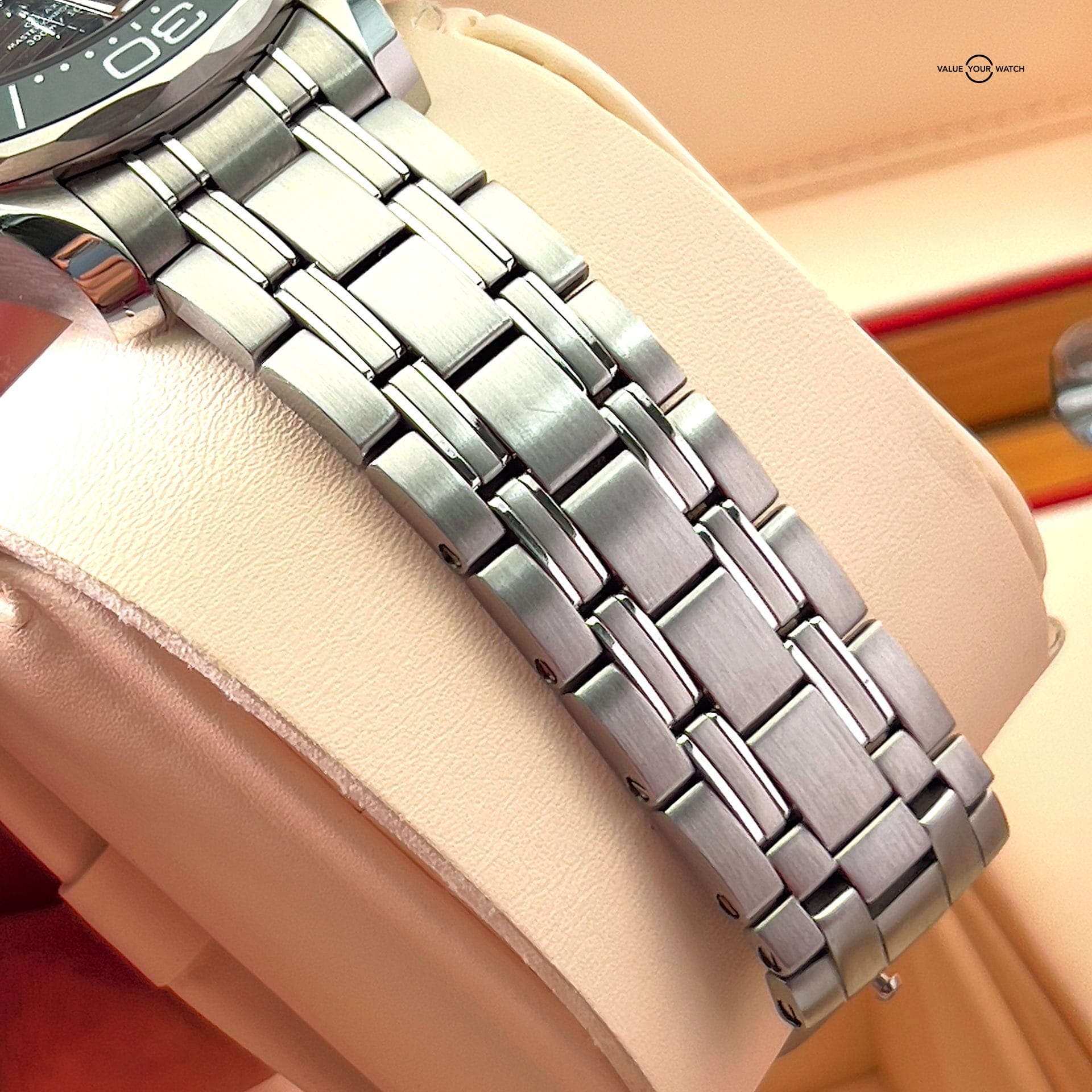 Omega Seamaster Professional 300 Chronograph 44mm / 210.30.44.51.01.001 / 2022 B&P - Image 11