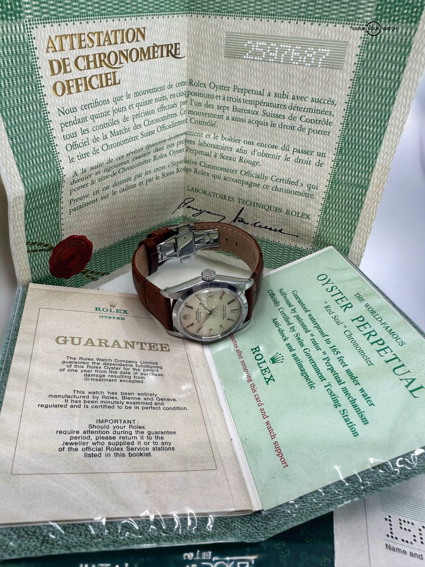 Vintage Rolex 1500 Oyster Perpetual Date Stainless Steel Champagne Dial 34mm - Image 9