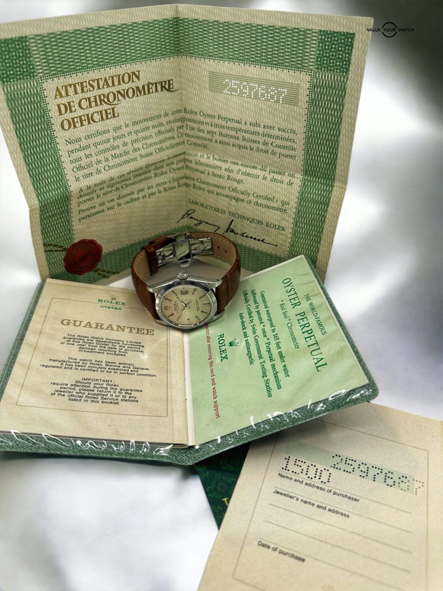 Vintage Rolex 1500 Oyster Perpetual Date Stainless Steel Champagne Dial 34mm - Image 10