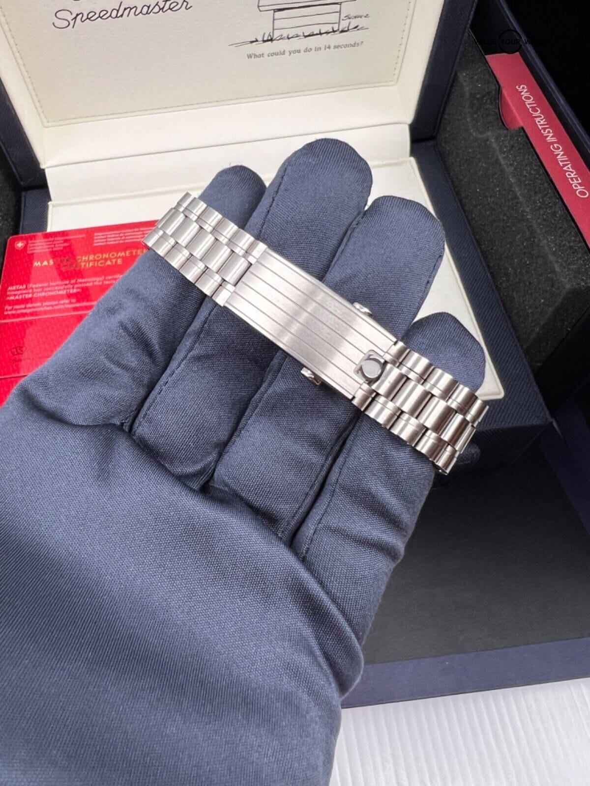 2022 w/ Bracelet Omega Speedmaster Silver Snoopy Award Silver Dial Complete Set - Image 5