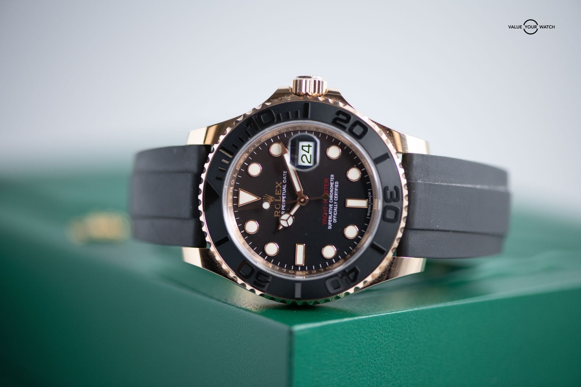 Rolex Yacht Master 40MM Rose Gold Complete Mint - 116655