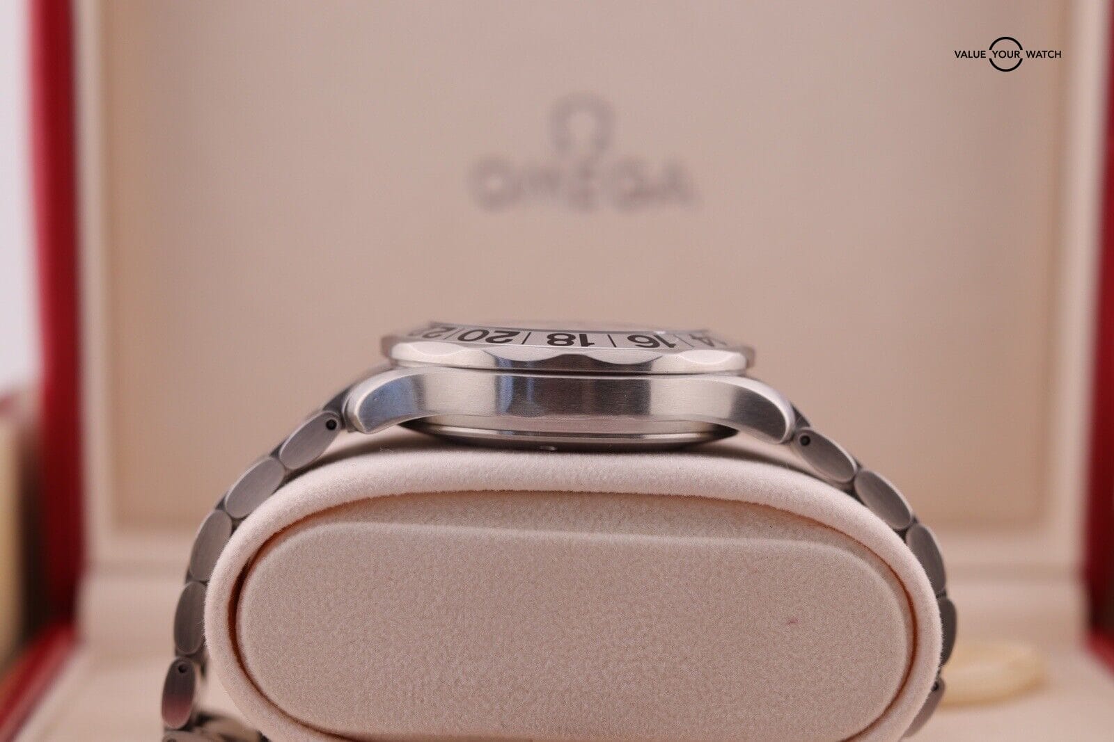 OMEGA Seamaster 300m Great White Watch - 2538.20 Complete Set - Image 9