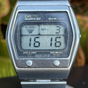 Vintage Seiko Alarm Watch LCD Date Quartz w/ Bracelet A031-5019 Runs Estate Sale