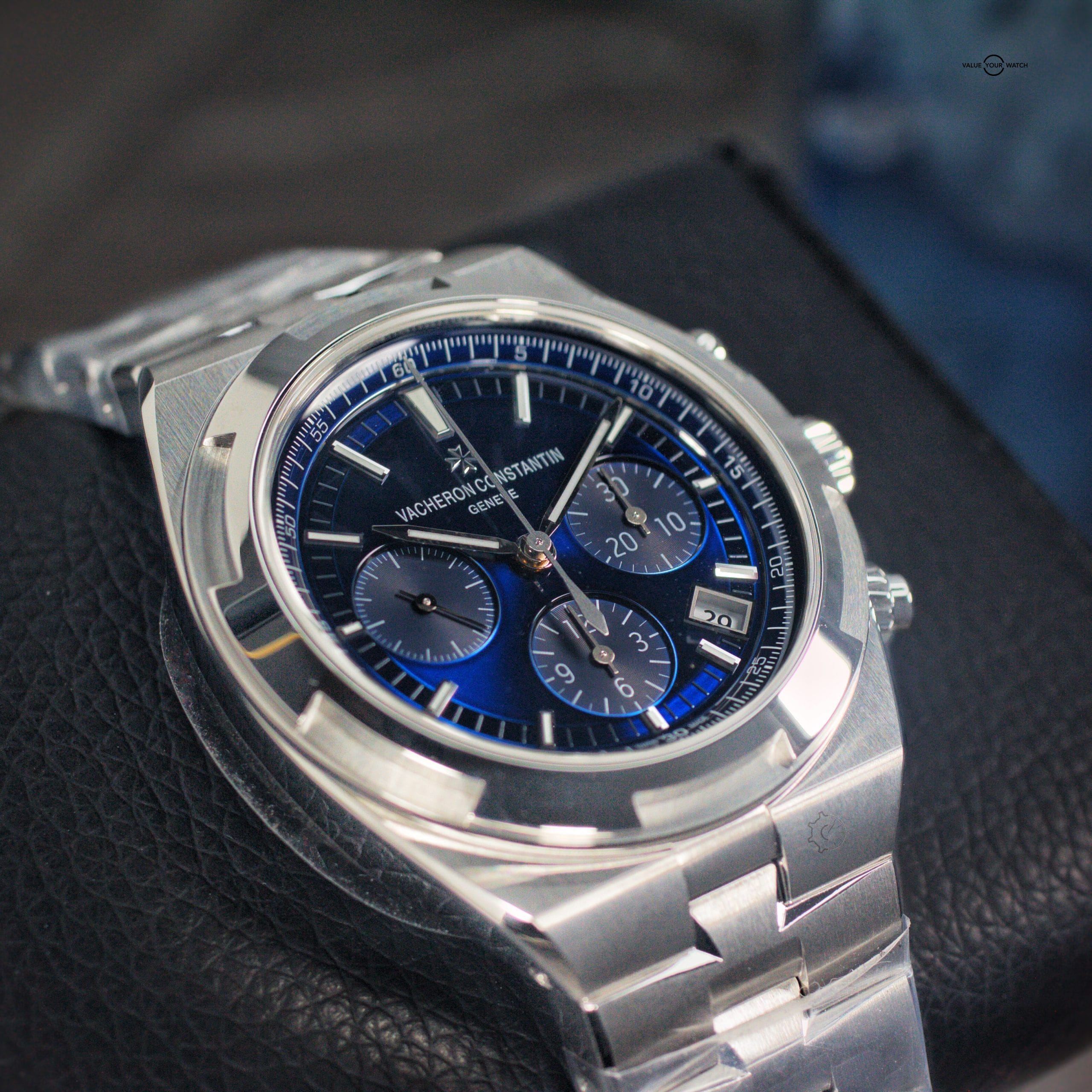 Vacheron Constantin Overseas Chronograph Blue Dial 5500v/110A-B148 BNIB Full Set - Image 3