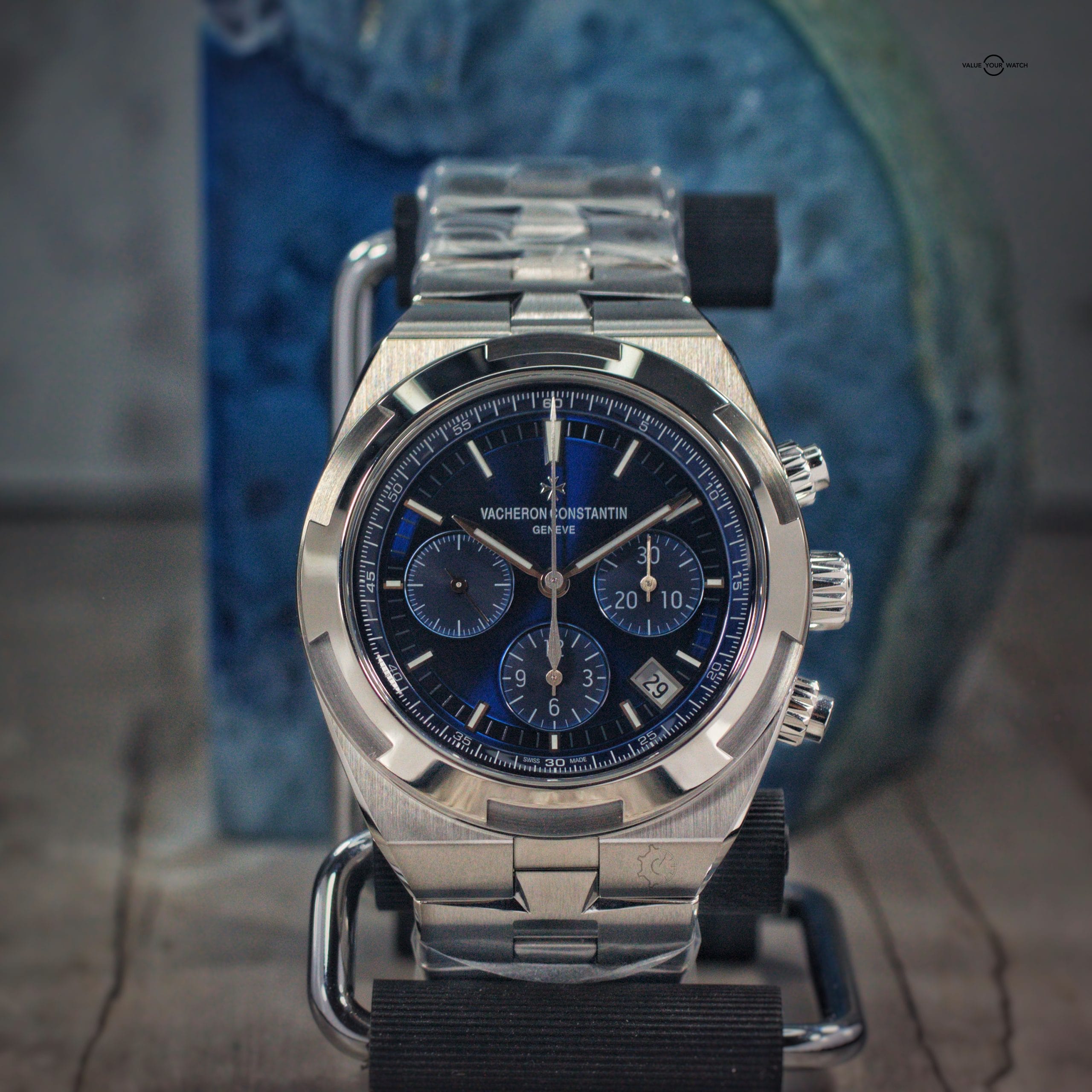 Vacheron Constantin Overseas Chronograph Blue Dial 5500v/110A-B148 BNIB Full Set - Image 2