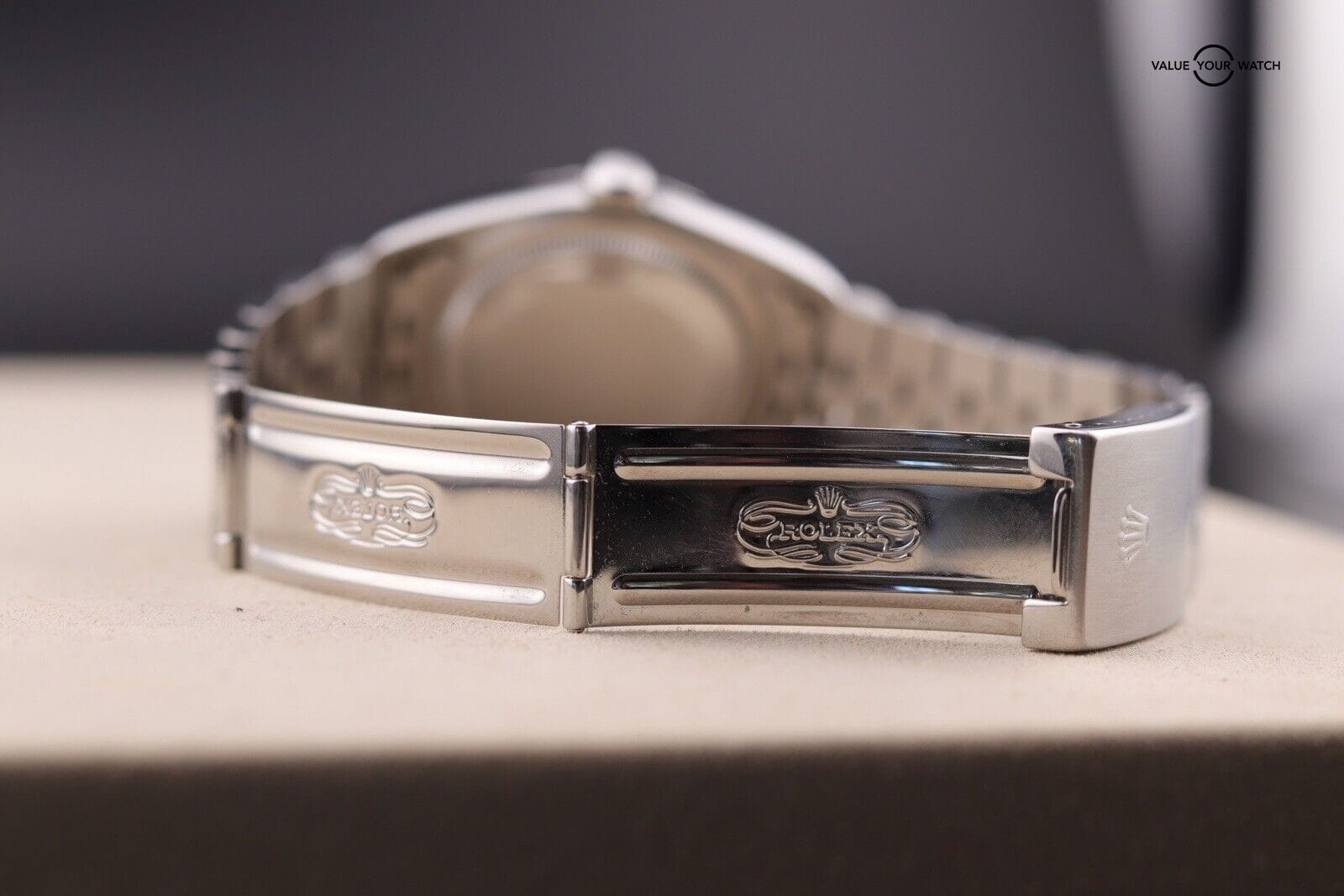 Rolex Datejust 36mm 16220 k serial White Gold Fluted Bezel - Image 6