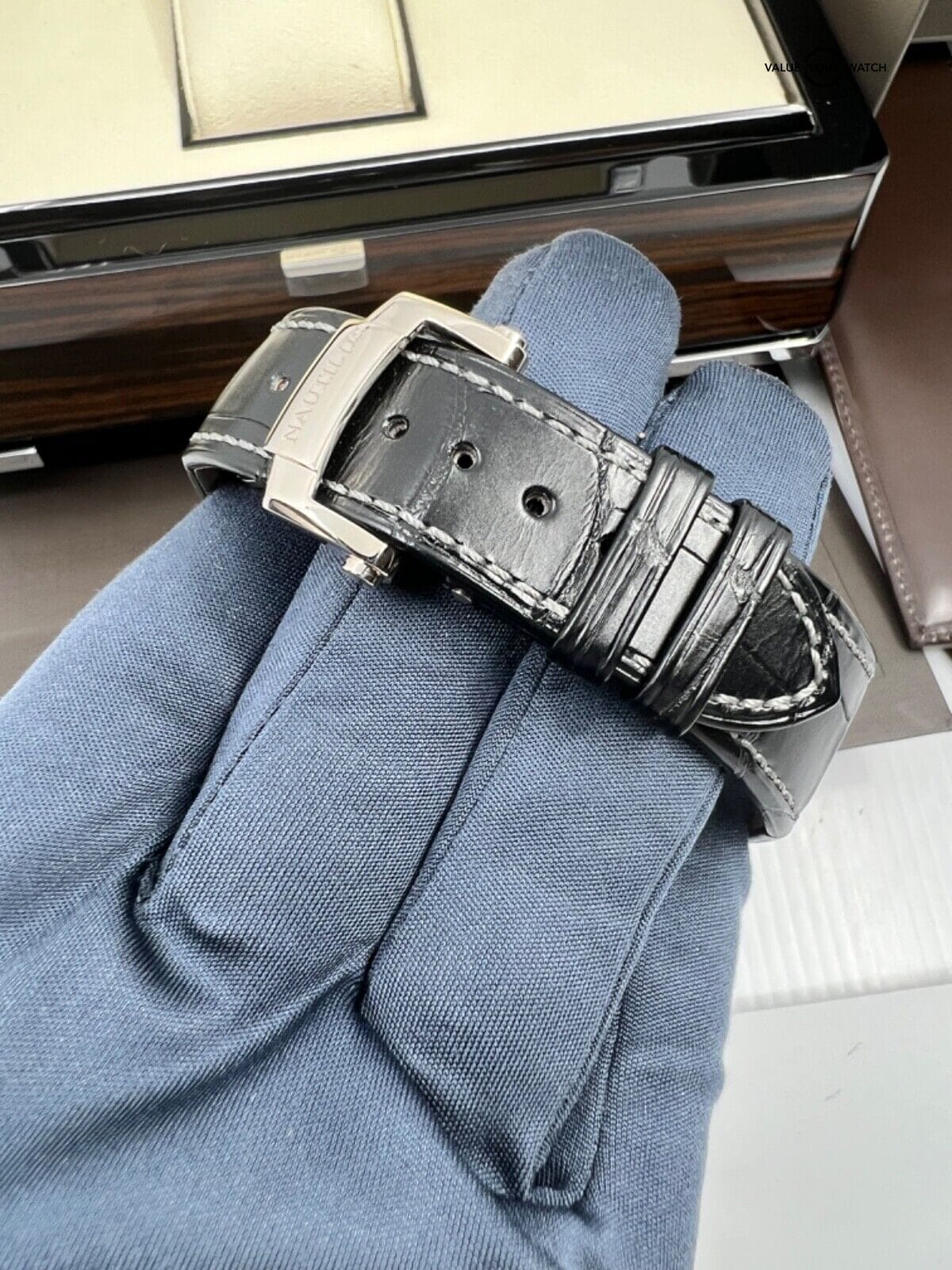 2021 Unworn New Grey Dial Patek Philippe Nautilus 18k White Gold Moonphase 5712G - Image 4