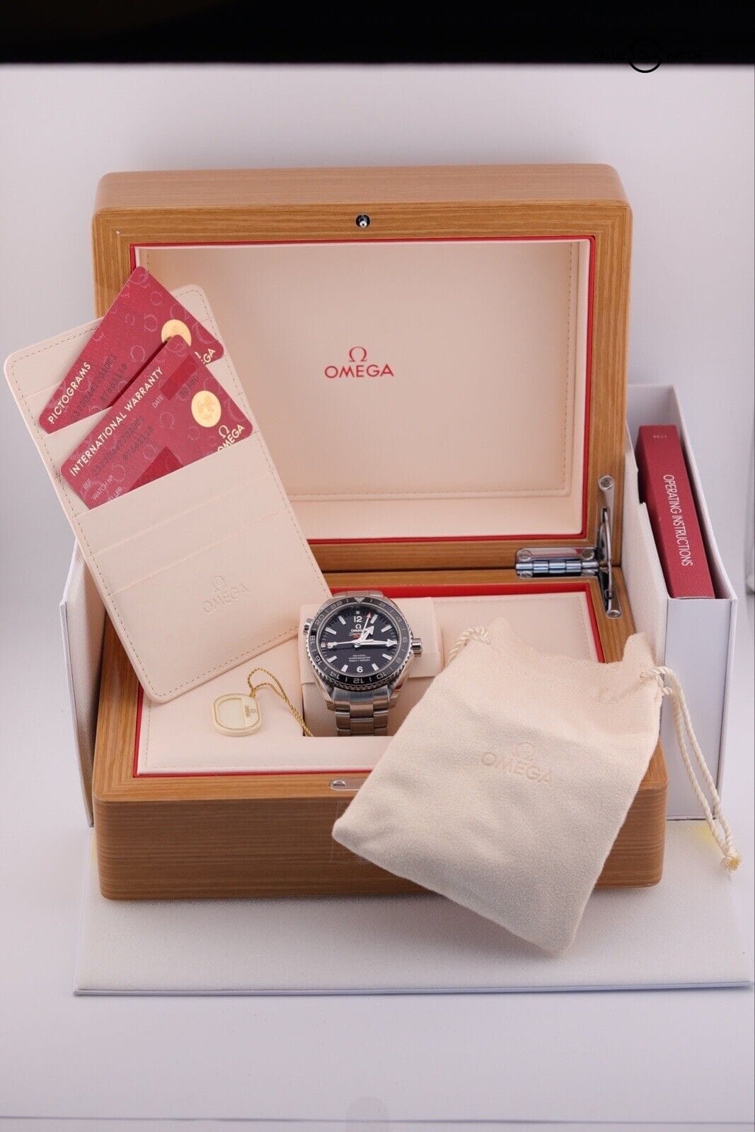 Omega Seamaster Planet Ocean GMT 600M 43.5mm Black Steel 232.30.44.22.01.001 B+P - Image 5