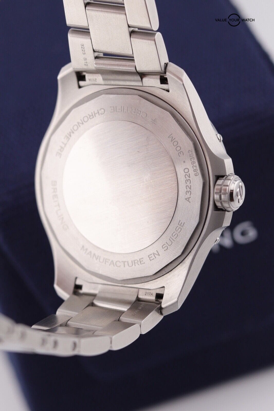 2023 Breitling Avenger GMT 44mm Blue A32320 Complete Set - Image 4