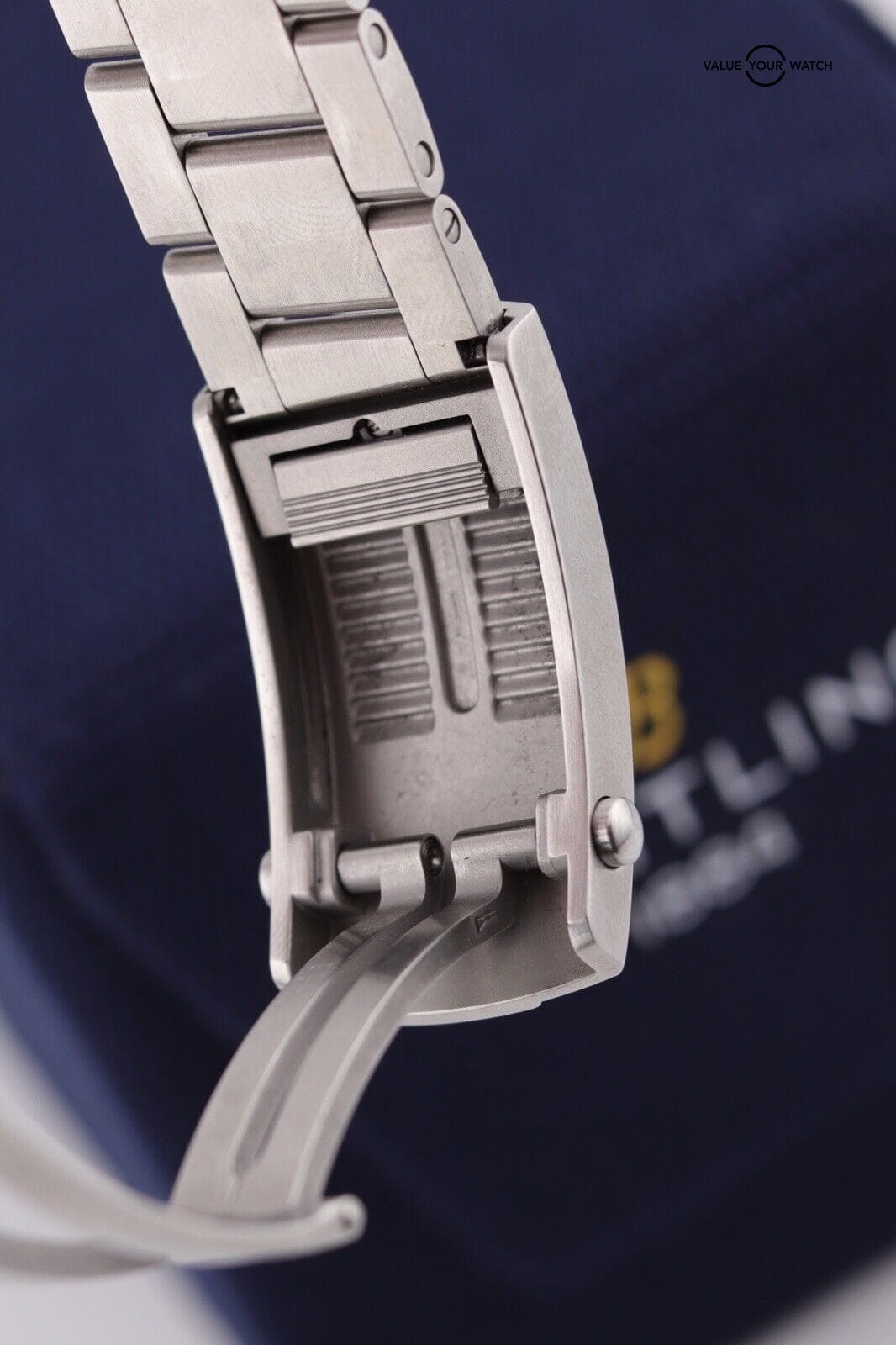 2023 Breitling Avenger GMT 44mm Blue A32320 Complete Set - Image 5