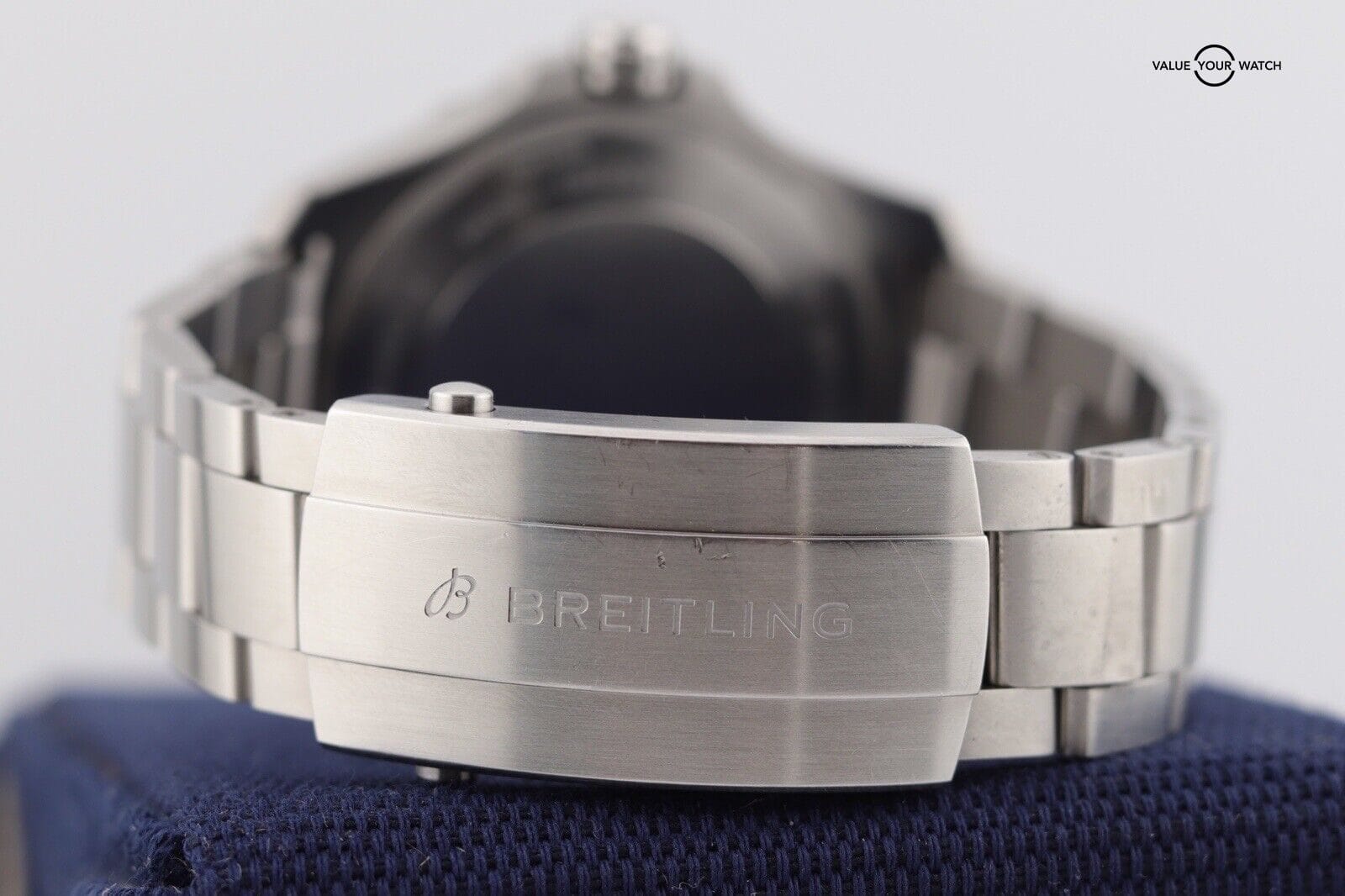 2023 Breitling Avenger GMT 44mm Blue A32320 Complete Set - Image 6