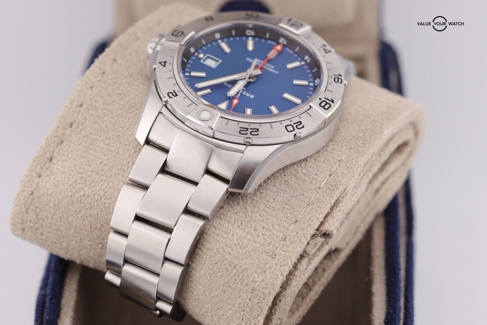 2023 Breitling Avenger GMT 44mm Blue A32320 Complete Set - Image 8