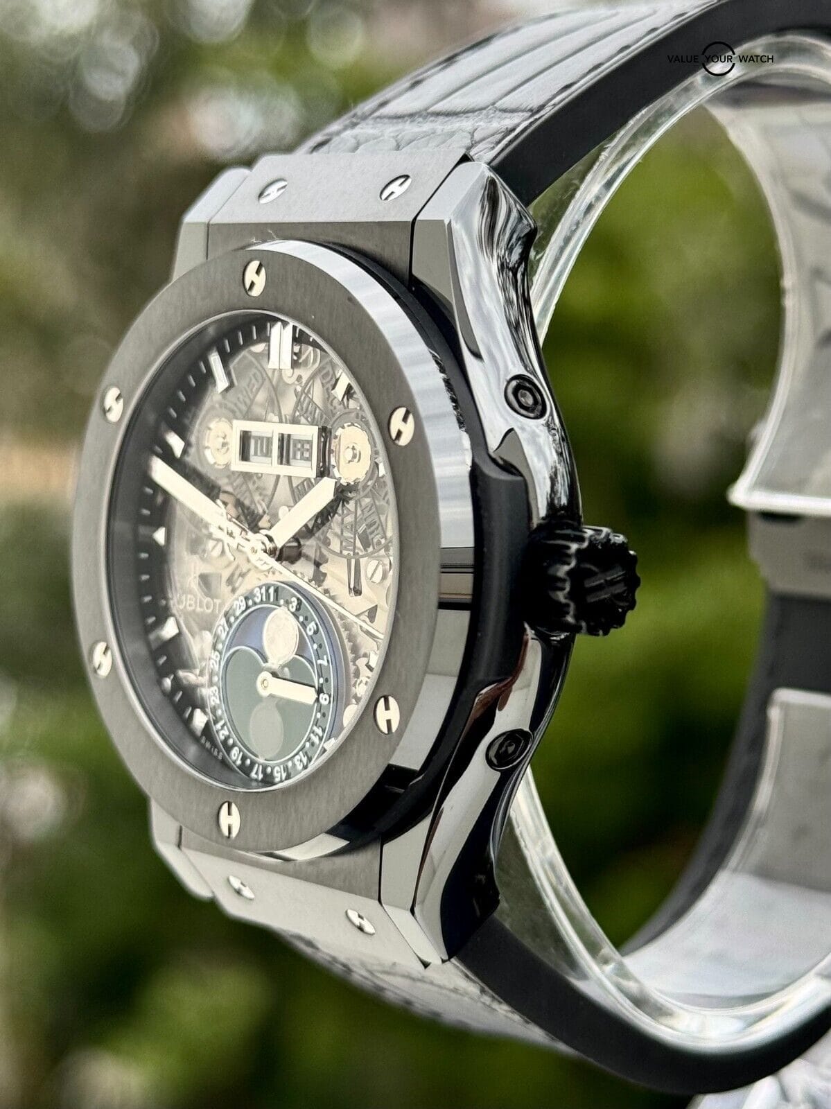 Unworn Hublot 42mm Aerofusion Moonphase Ceramic Full Set - Warranty till 2026 - Image 10