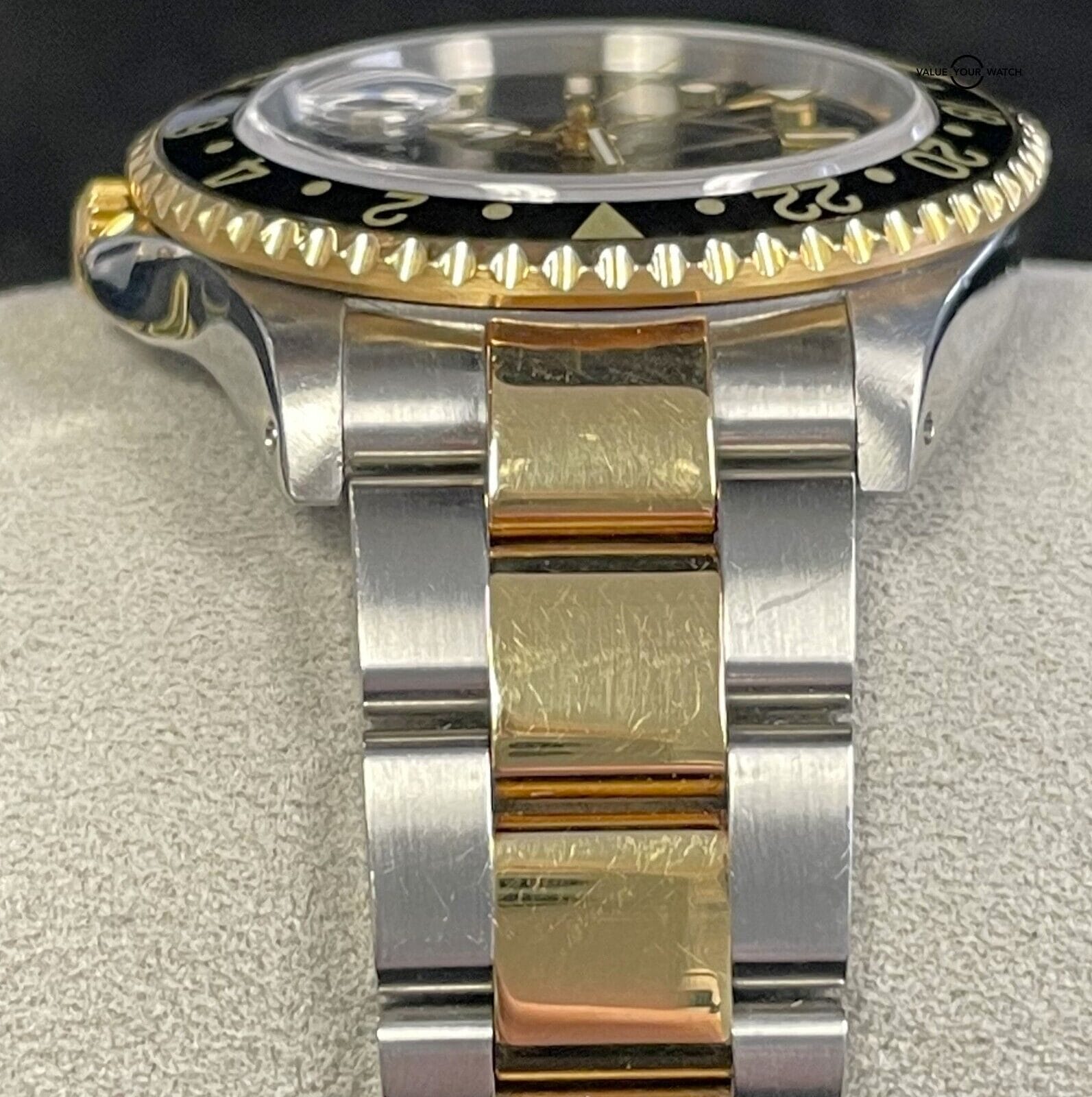 Rolex GMT-Master II 16713 Stainless Steel & 18K Yellow Gold Black Dial! - Image 7