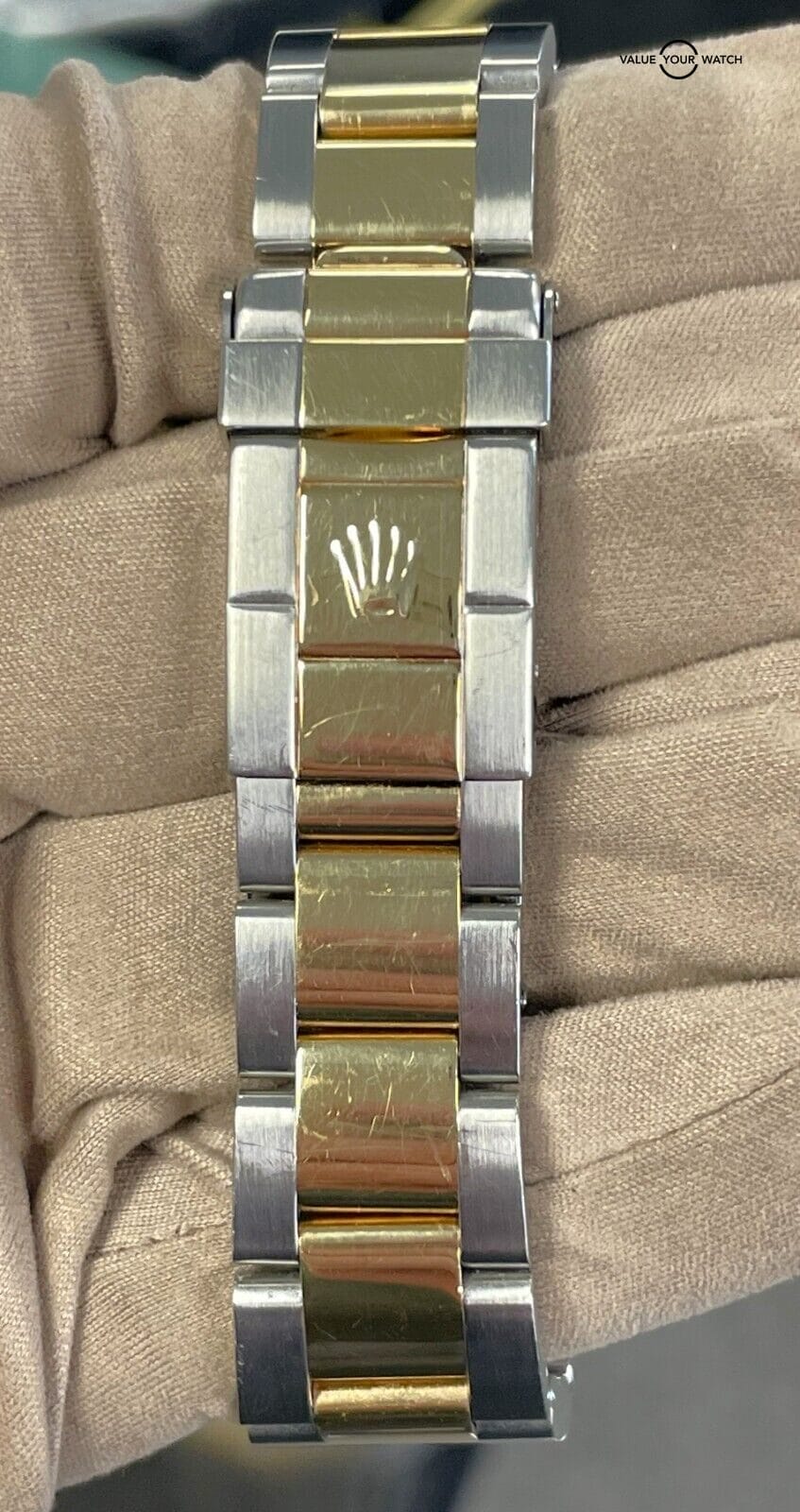 Rolex GMT-Master II 16713 Stainless Steel & 18K Yellow Gold Black Dial! - Image 9