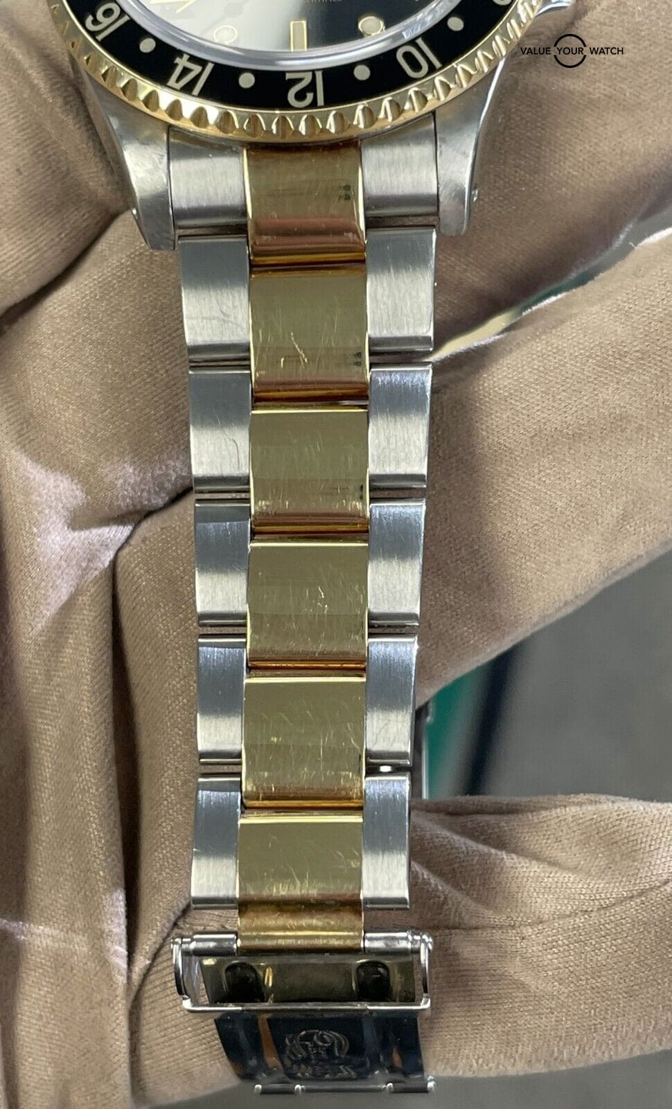 Rolex GMT-Master II 16713 Stainless Steel & 18K Yellow Gold Black Dial! - Image 10