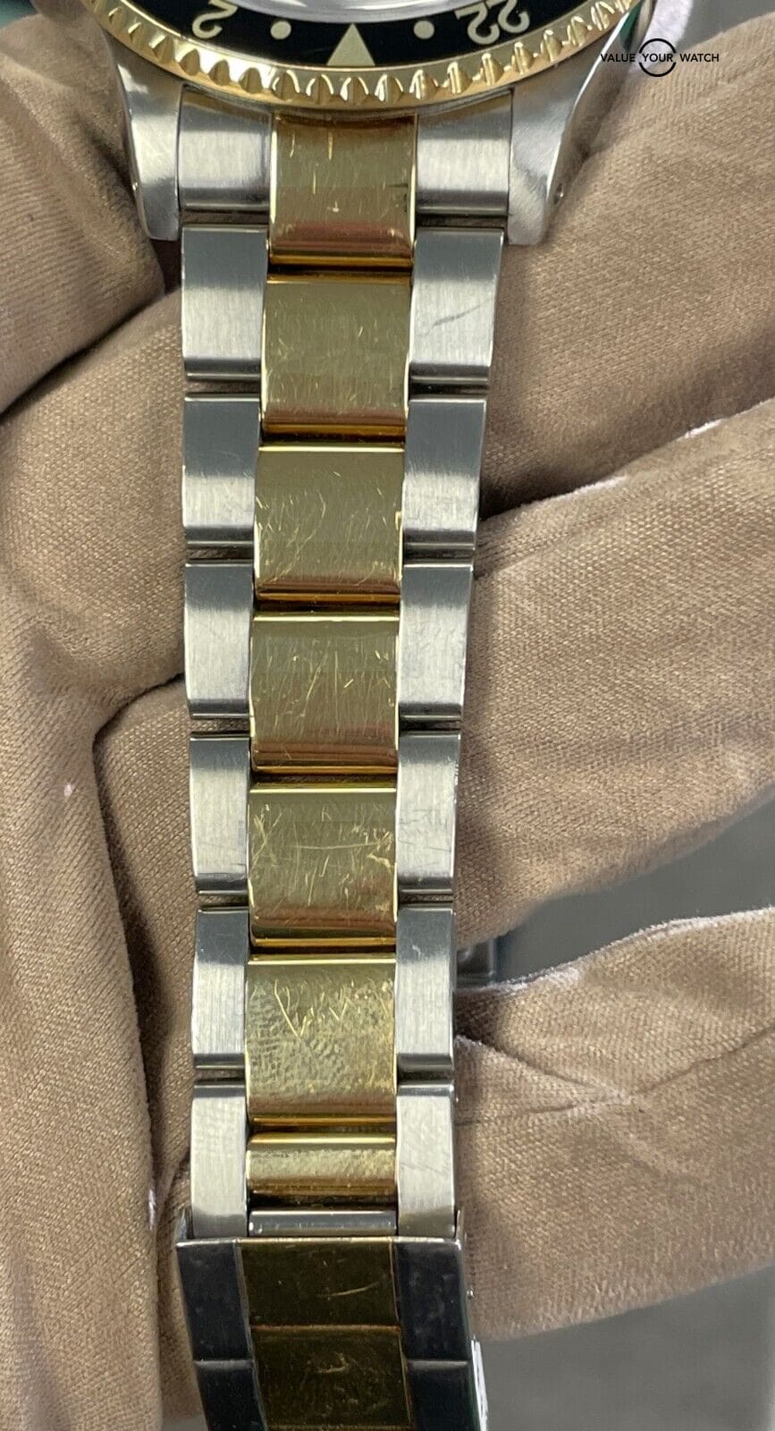 Rolex GMT-Master II 16713 Stainless Steel & 18K Yellow Gold Black Dial! - Image 16