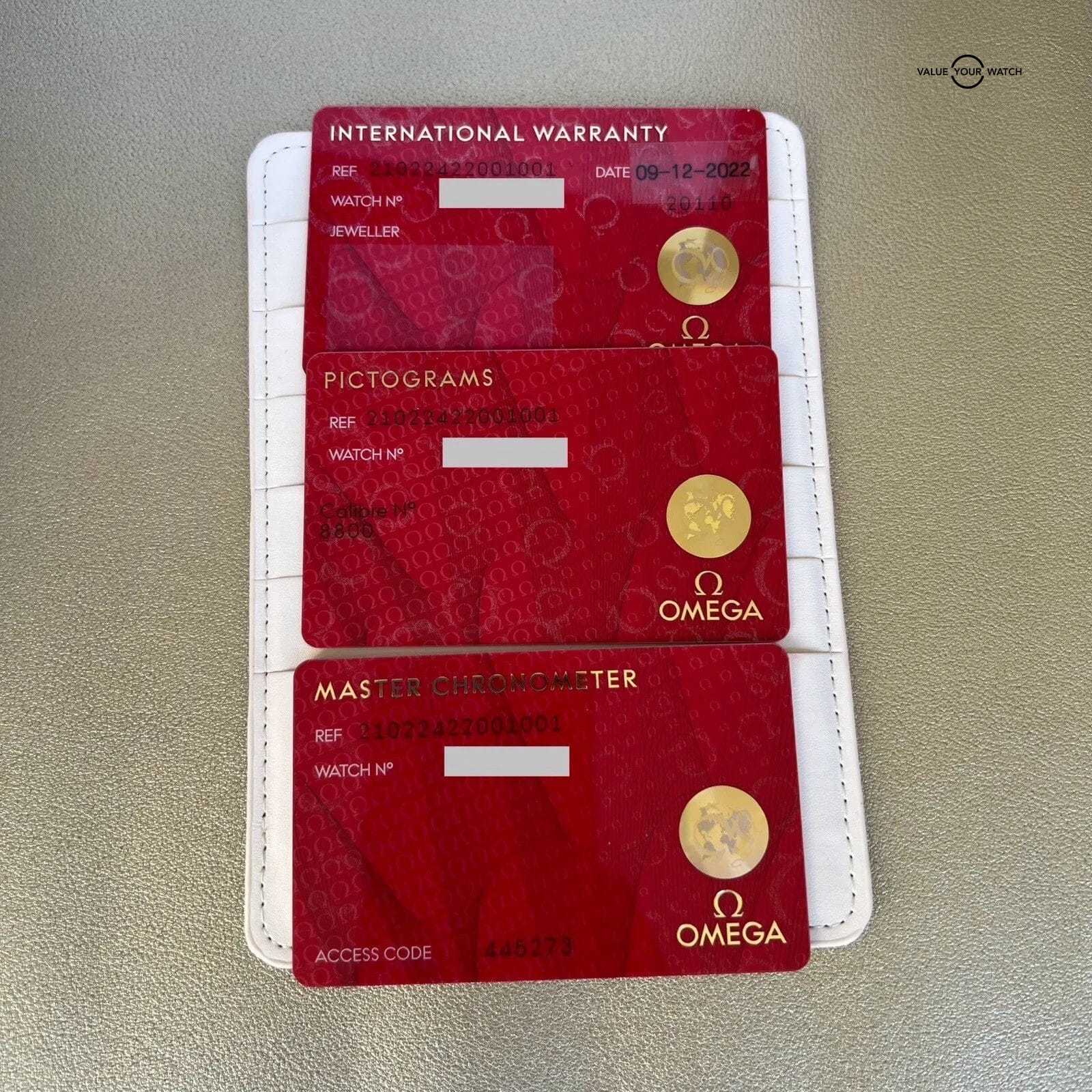 Omega Seamaster Professional 42mm 300M Black & Yellow Gold 210.22.42.20.01.001 - Image 4