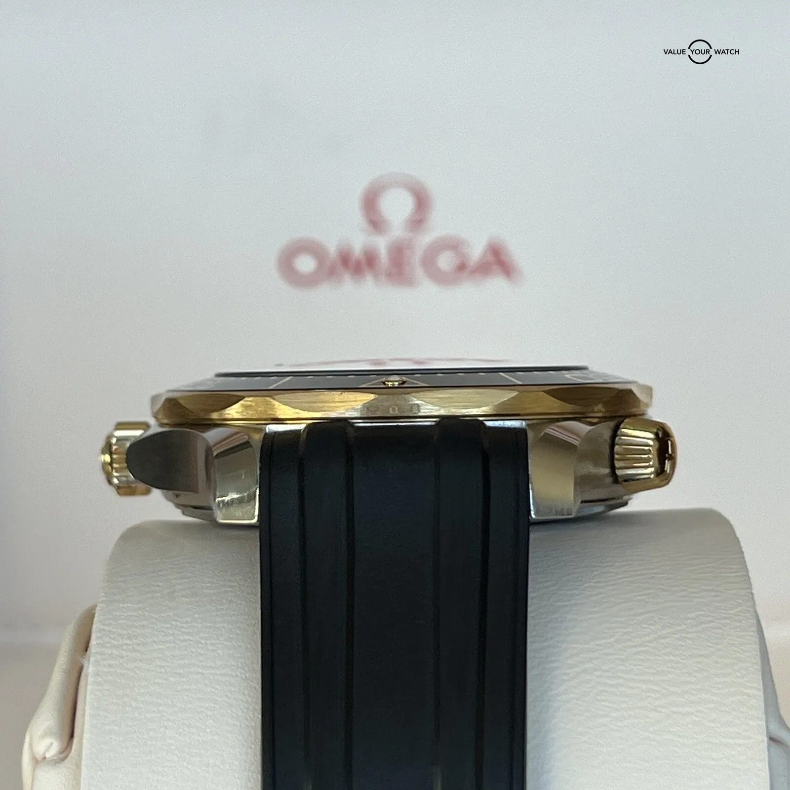 Omega Seamaster Professional 42mm 300M Black & Yellow Gold 210.22.42.20.01.001 - Image 11