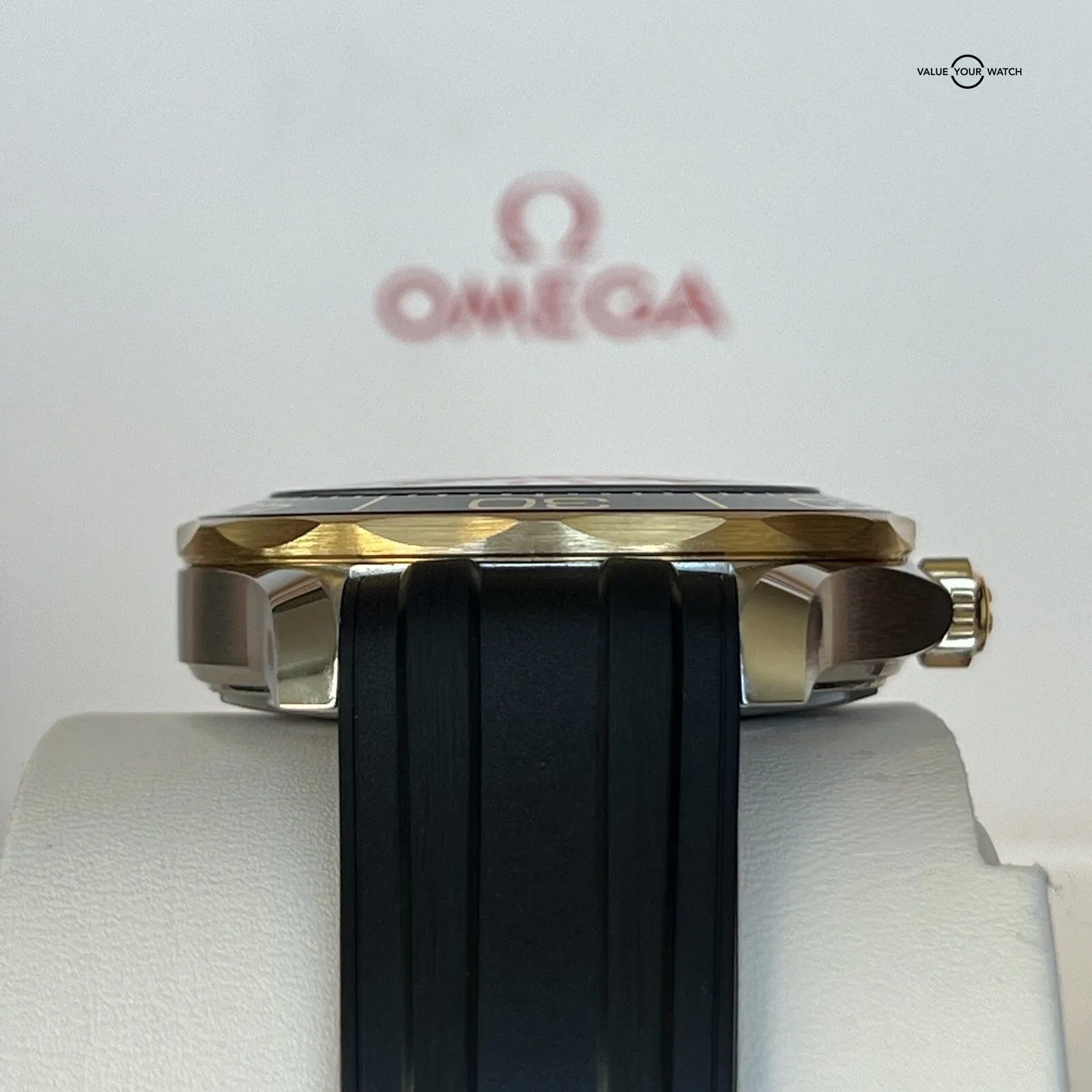 Omega Seamaster Professional 42mm 300M Black & Yellow Gold 210.22.42.20.01.001 - Image 12