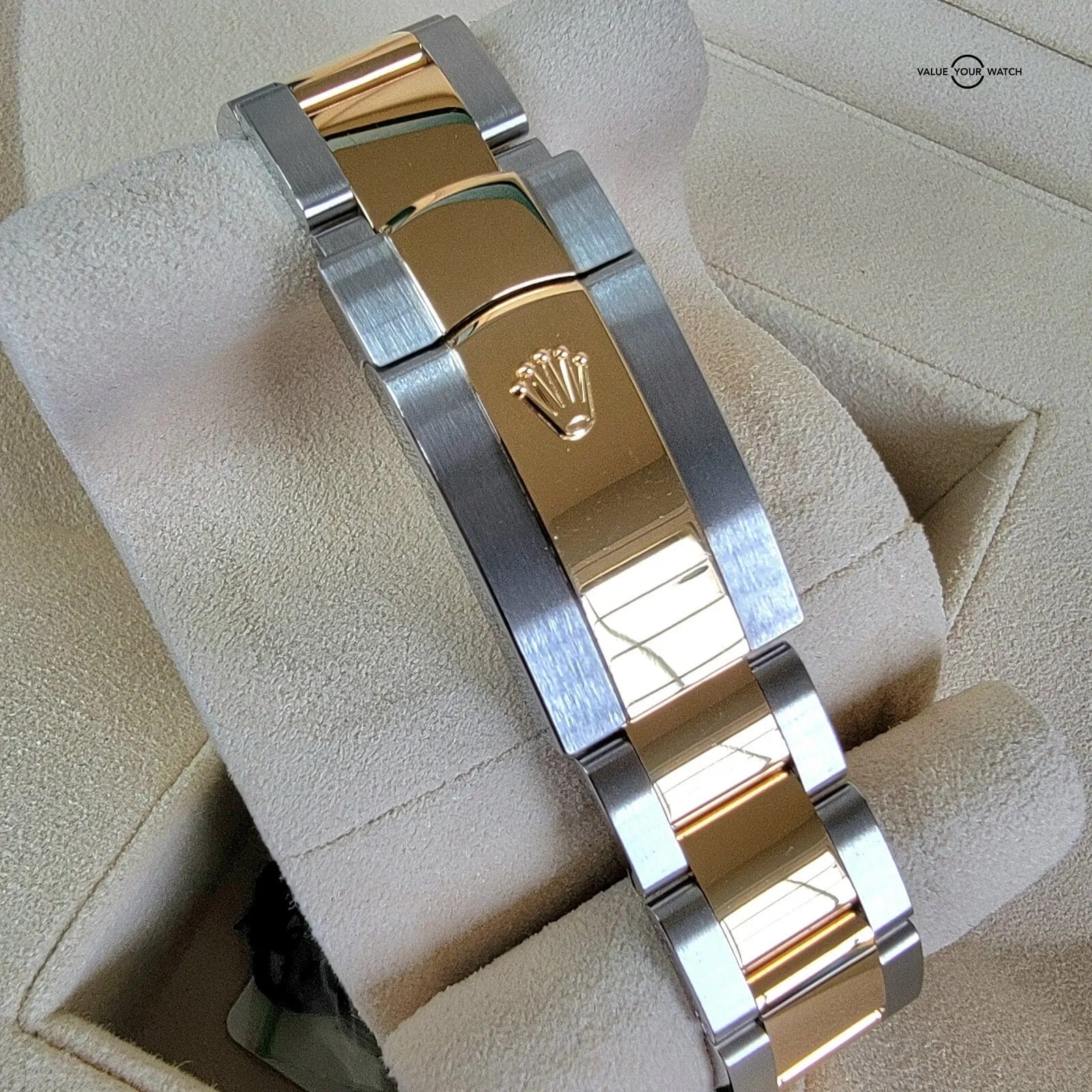 Rolex Datejust 41mm Gold and Steel Oyster Bracelet with Flat Bezel Full Set! - Image 3