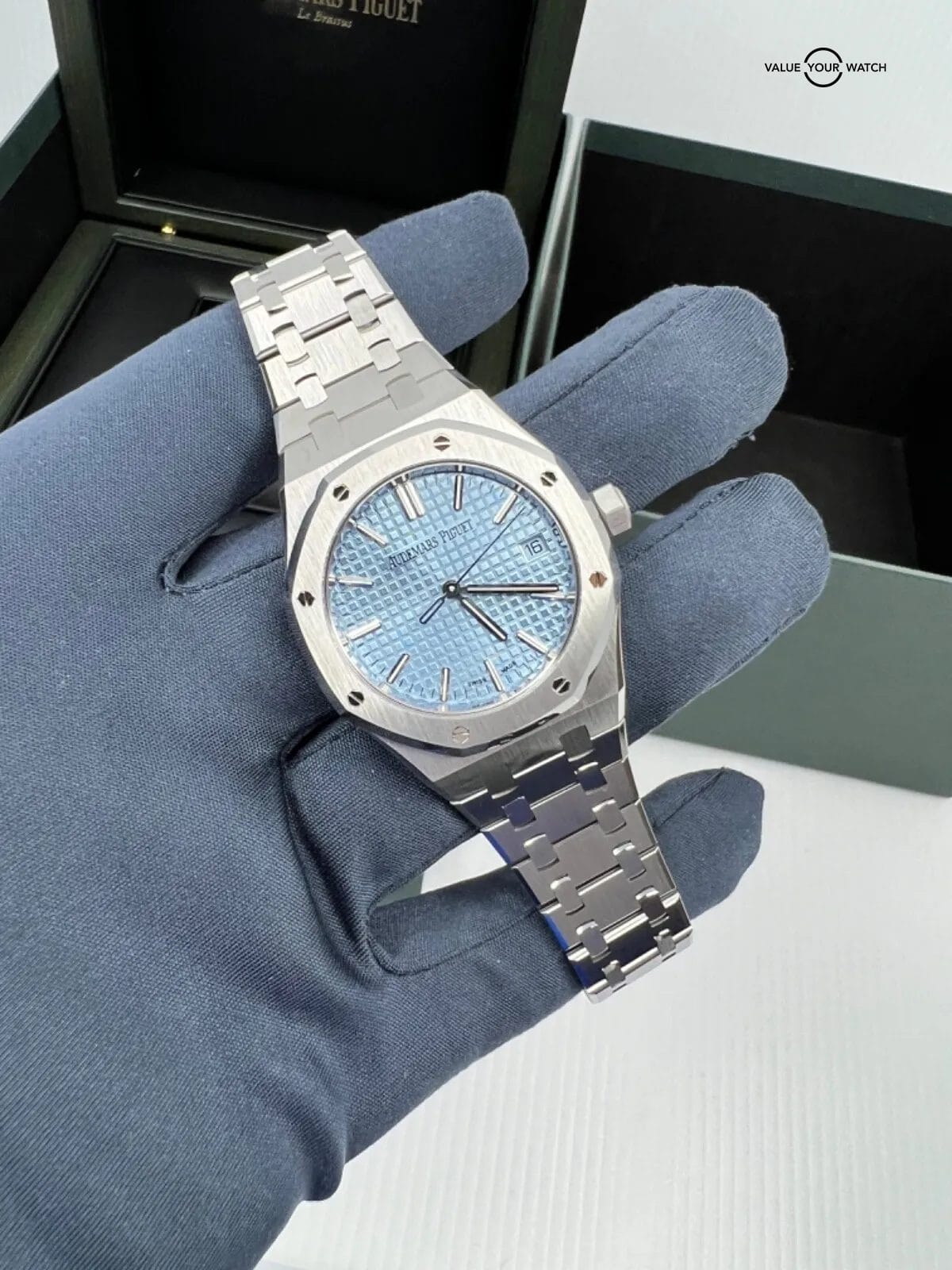 2023 December Unworn Audemars PIGUET ROYAL OAK 15550ST ICE BLUE DIAL 37MM