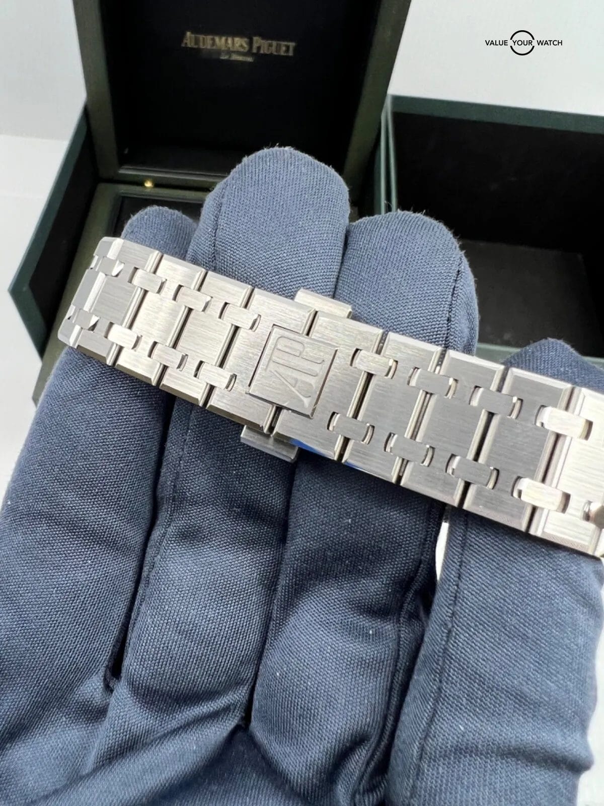 2023 December Unworn Audemars PIGUET ROYAL OAK 15550ST ICE BLUE DIAL 37MM - Image 5