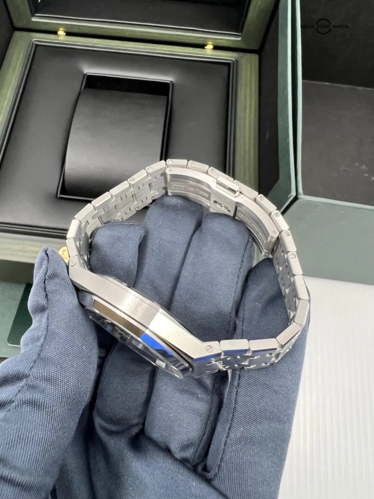 2023 December Unworn Audemars PIGUET ROYAL OAK 15550ST ICE BLUE DIAL 37MM - Image 7