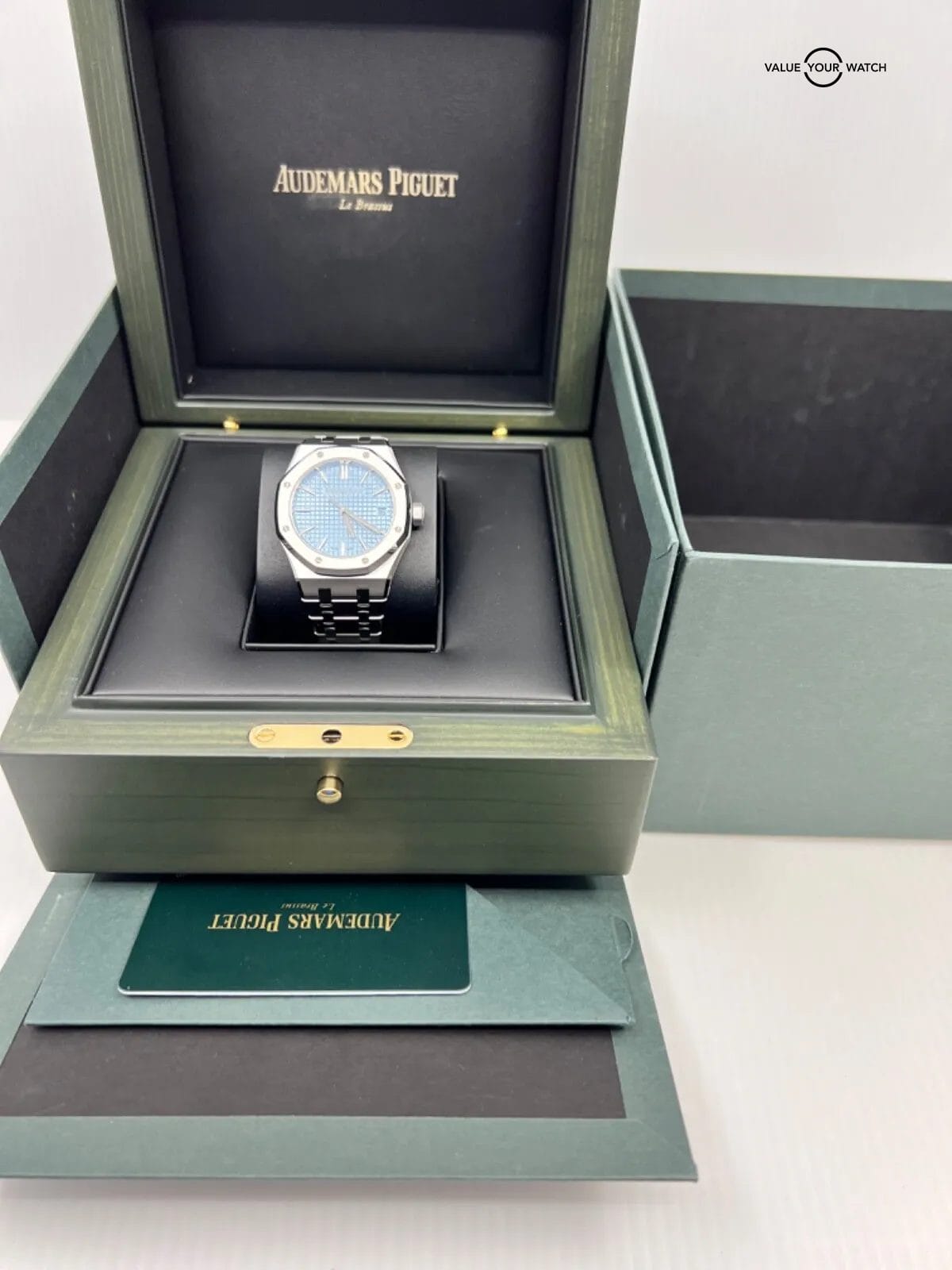 2023 December Unworn Audemars PIGUET ROYAL OAK 15550ST ICE BLUE DIAL 37MM - Image 9