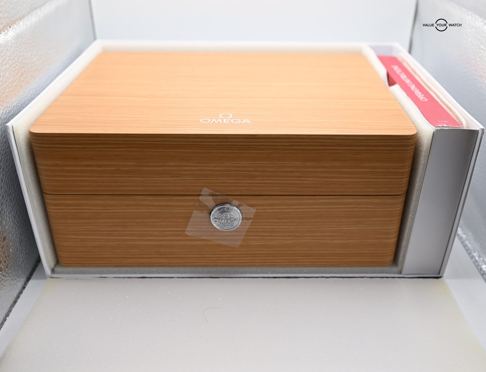 2023 Omega Speedmaster Professional Moonphase Moonwatch - Image 15