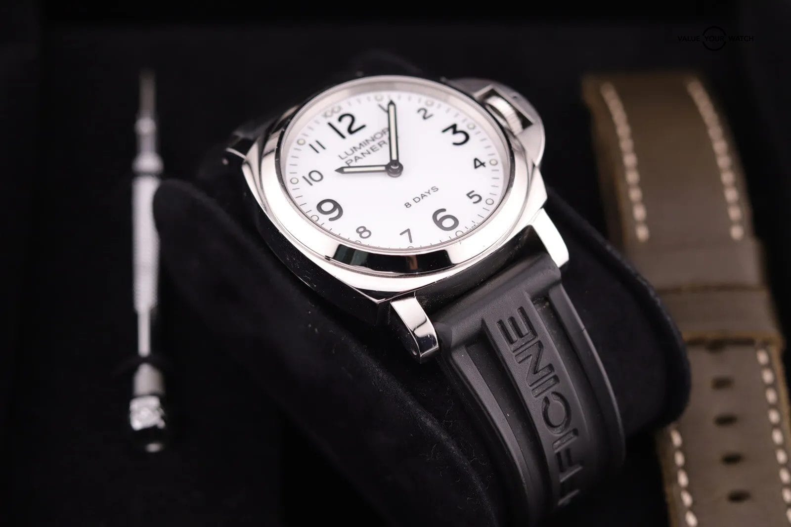 Panerai Luminor Base 8 Days White 44mm Watch - PAM00561 - Box + Papers - Image 4