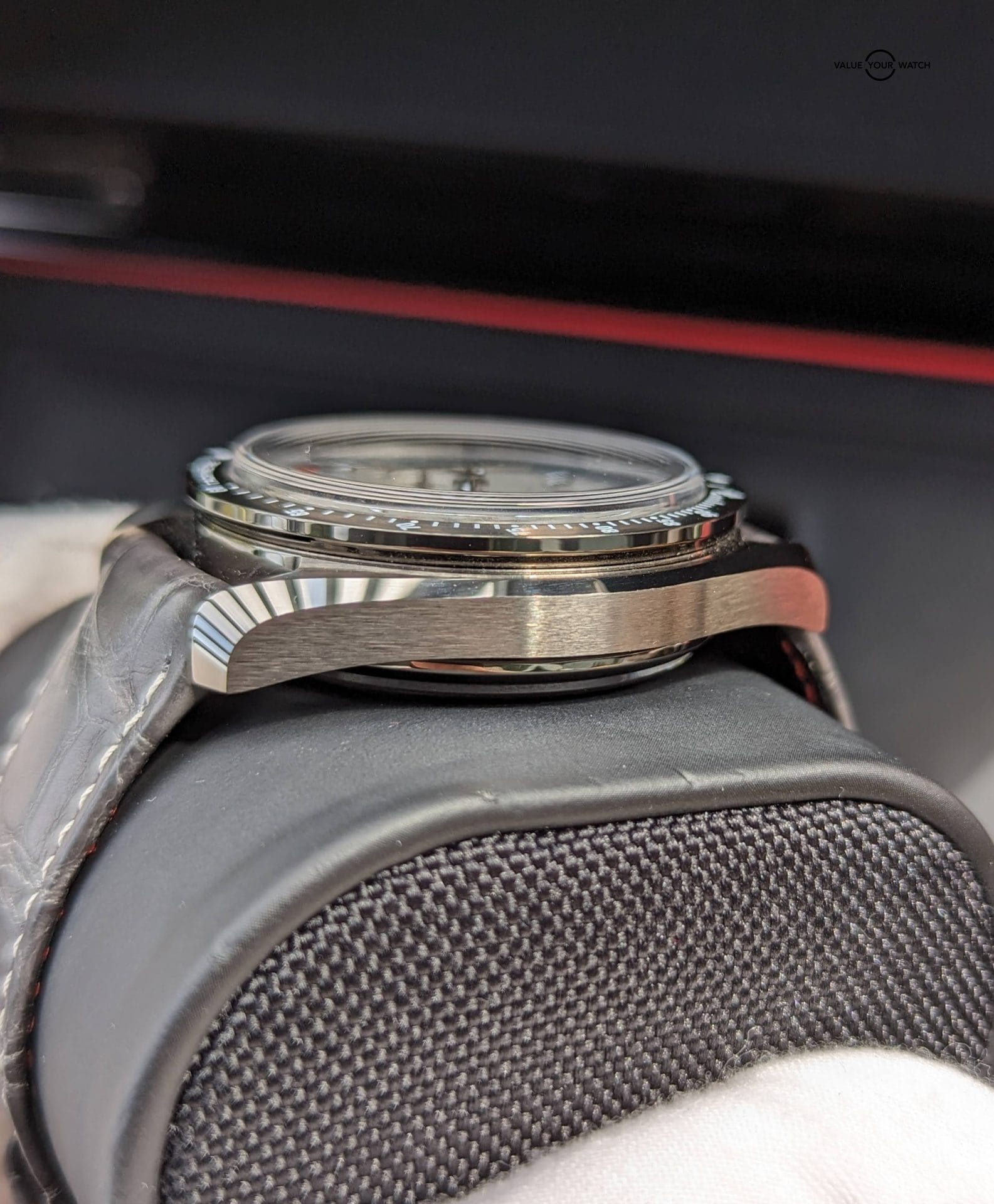 OMEGA Speedmaster Grey Side of The Moon 44mm Ceramic Complete - Image 12