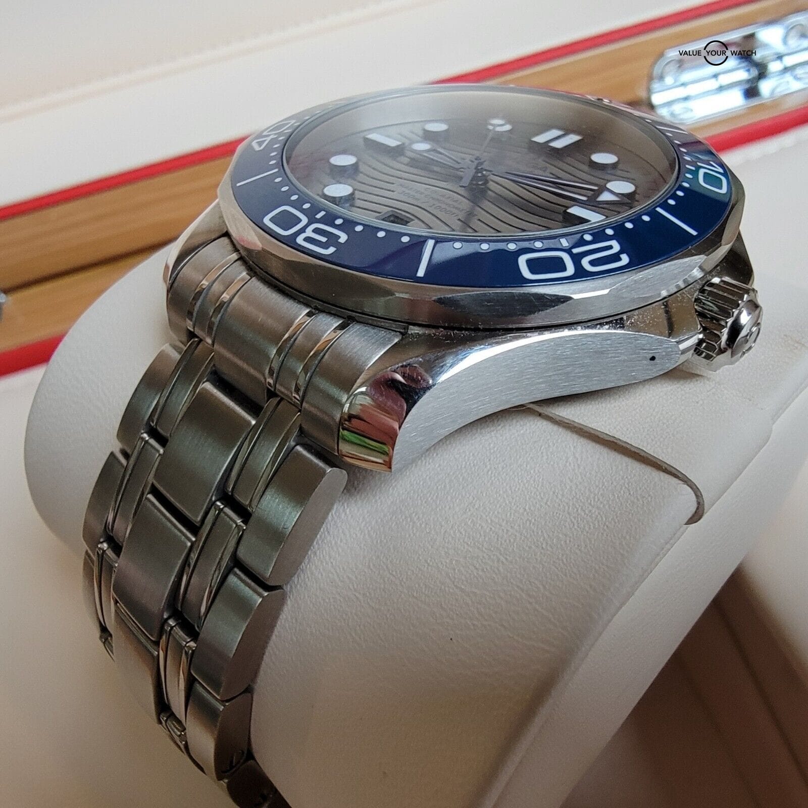 OMEGA Seamaster Ceramic 300m Grey and Blue ref: 210.30.42.20.06.001 - Image 9