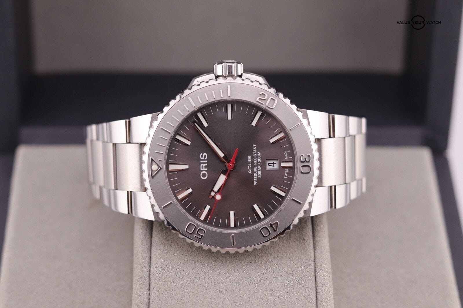 Oris Aquis Relief Gray Men's Watch - 01 733 7730 4153-07 8 24 05PEB - Image 9