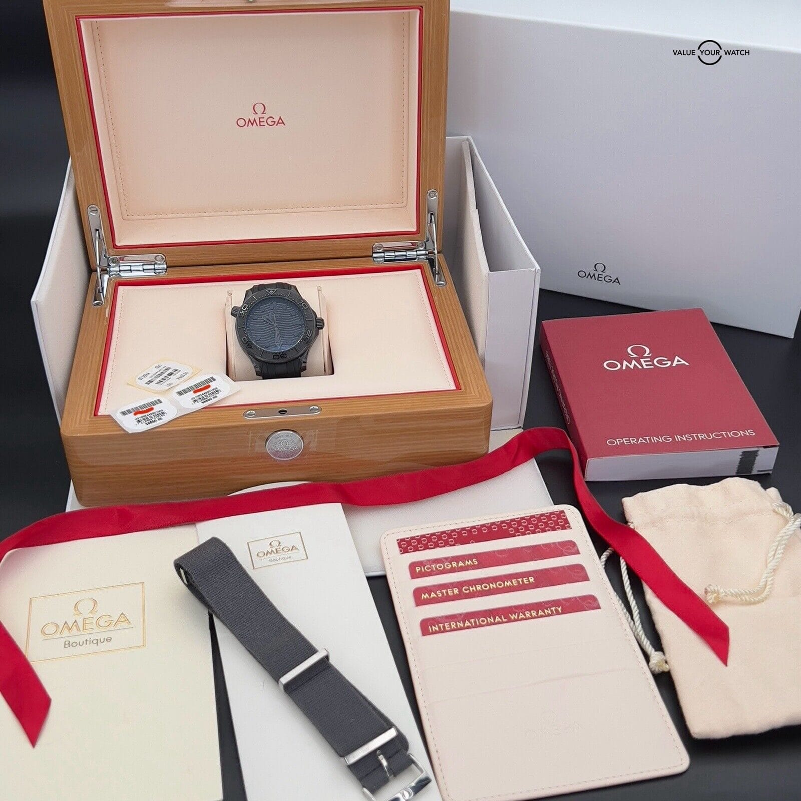 Omega Seamaster "Black Black" Ceramic 210.92.44.20.01.003 Full Set w/ 2 Straps! - Image 3