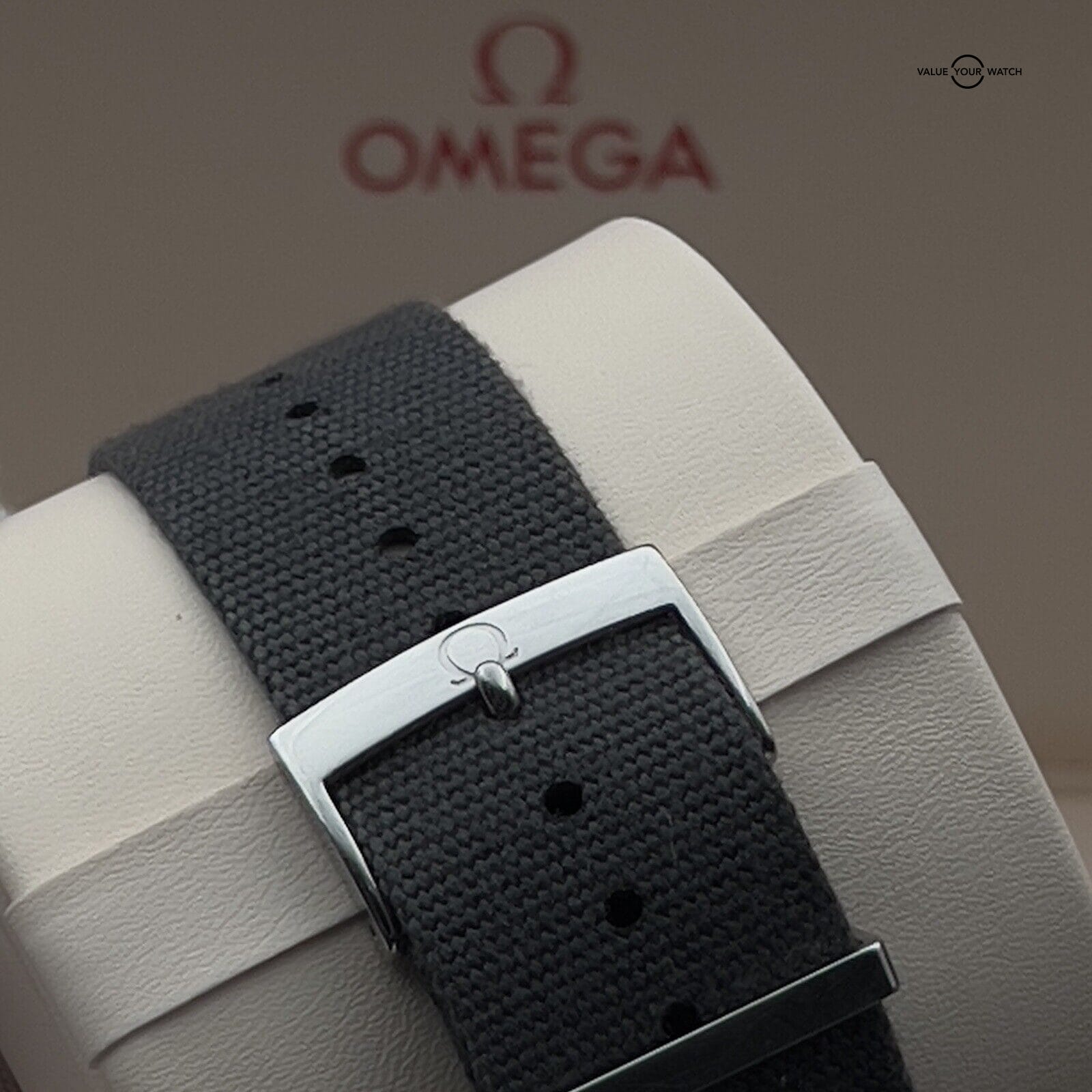 Omega Seamaster "Black Black" Ceramic 210.92.44.20.01.003 Full Set w/ 2 Straps! - Image 5