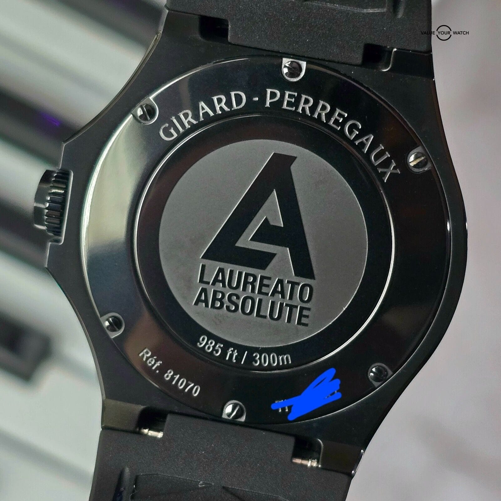Girard-Perregaux Laureato Absolute 42mm, black Titanium, Blue dial Full set 2022 - Image 5