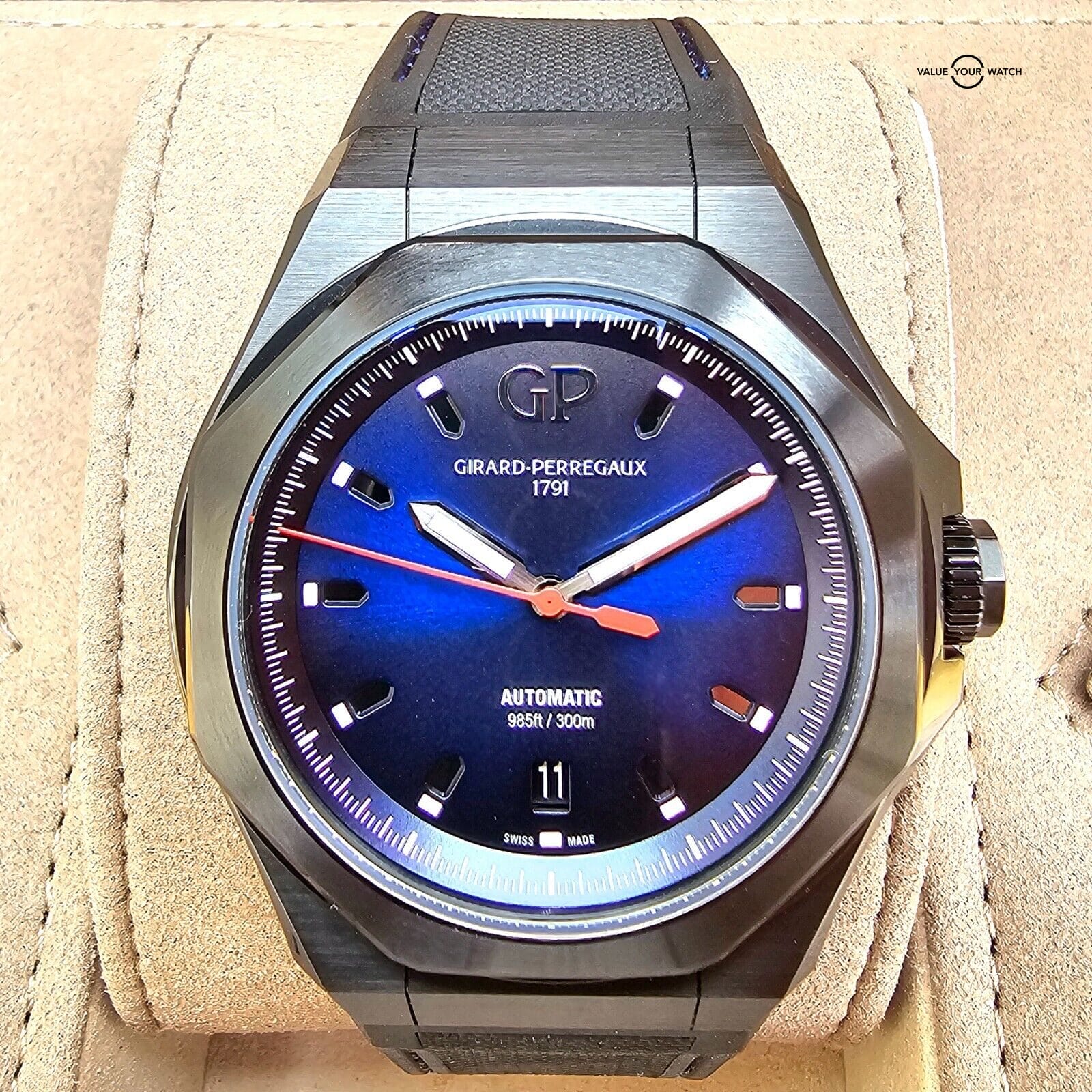 Girard-Perregaux Laureato Absolute 42mm, black Titanium, Blue dial Full set 2022 - Image 10