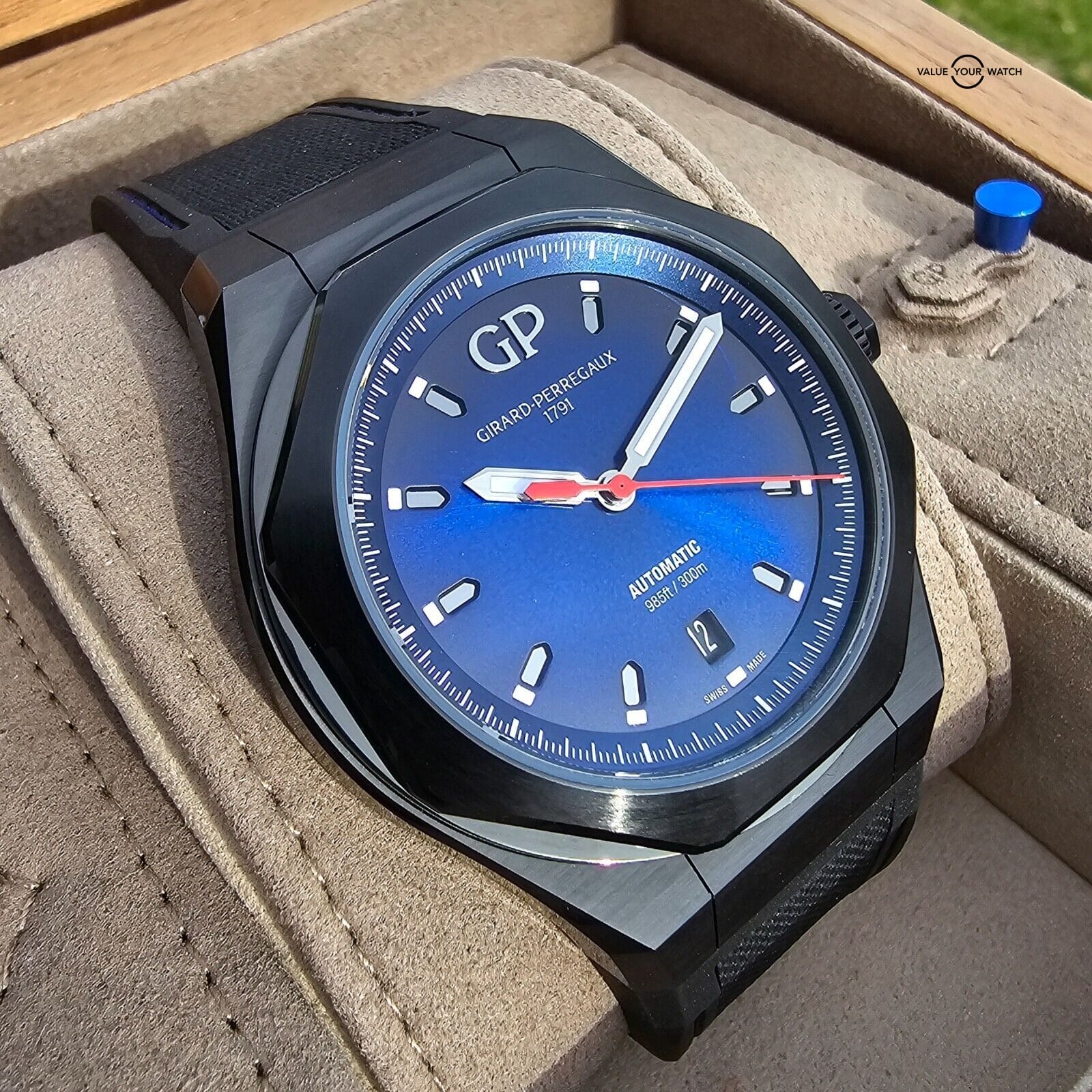 Girard-Perregaux Laureato Absolute 42mm, black Titanium, Blue dial Full set 2022 - Image 11