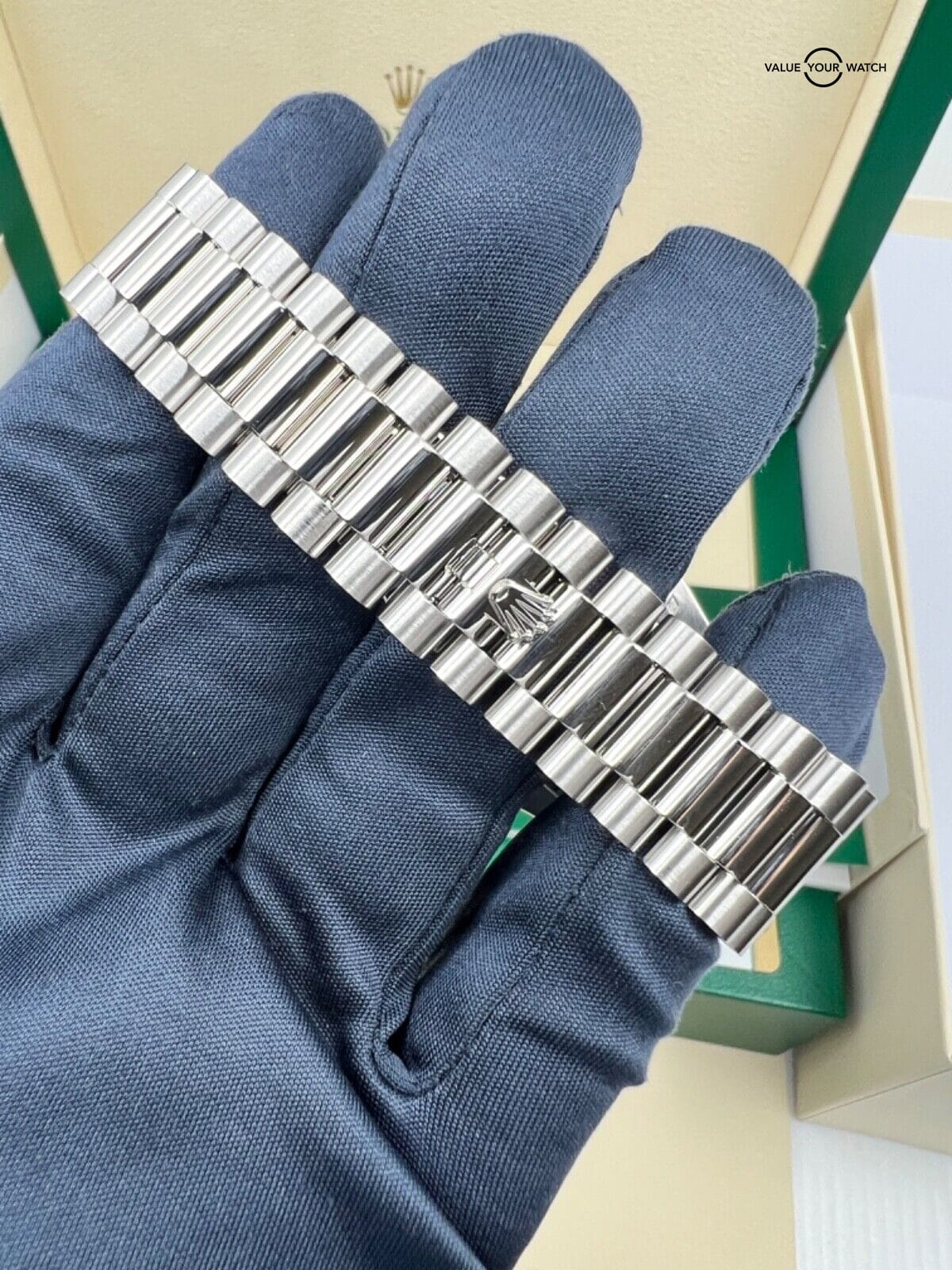 2019 MINT Papers Rolex President Day-Date 40mm Ice Blue Baguette Diamond Dial - Image 5