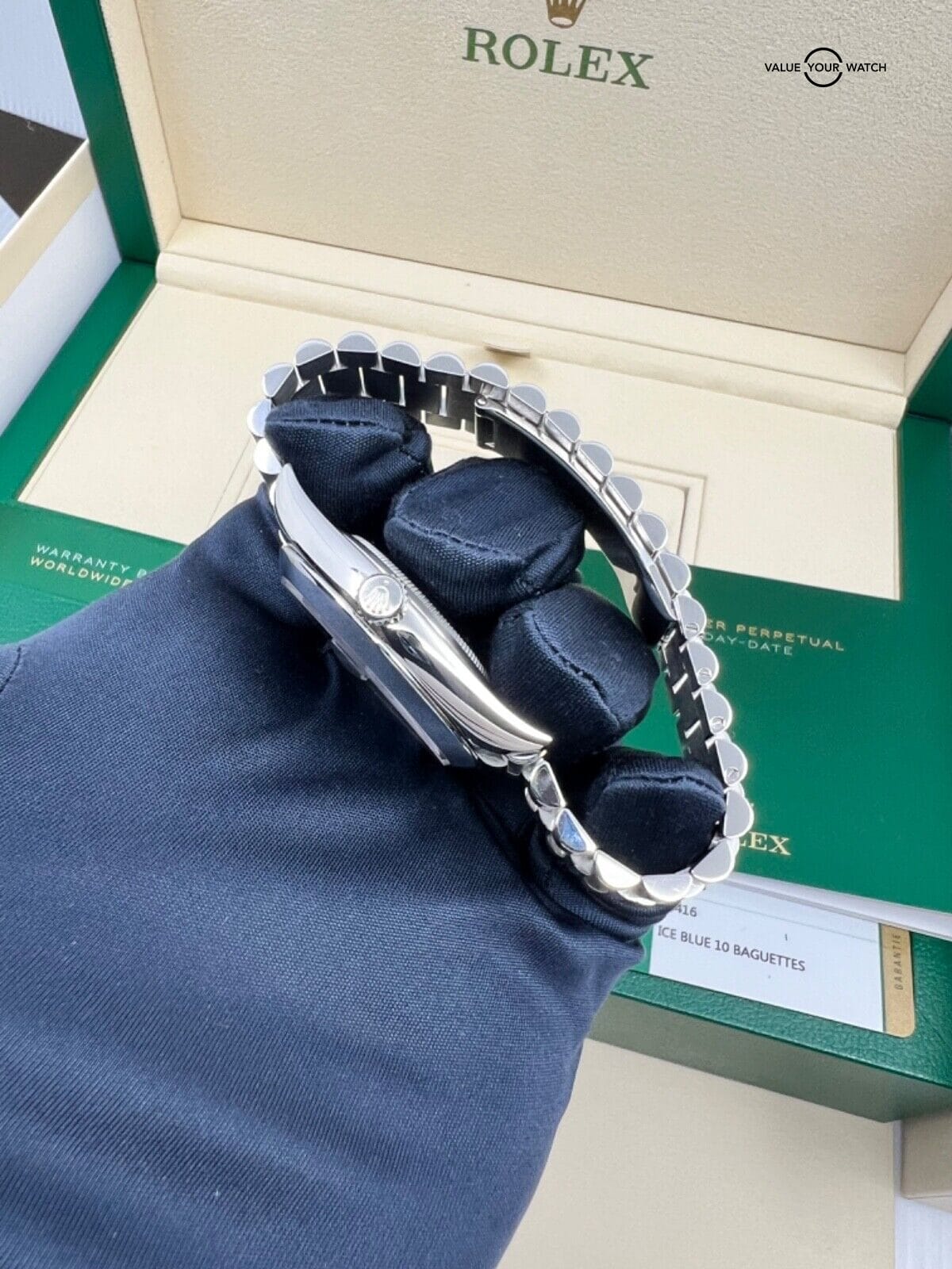 2019 MINT Papers Rolex President Day-Date 40mm Ice Blue Baguette Diamond Dial - Image 7