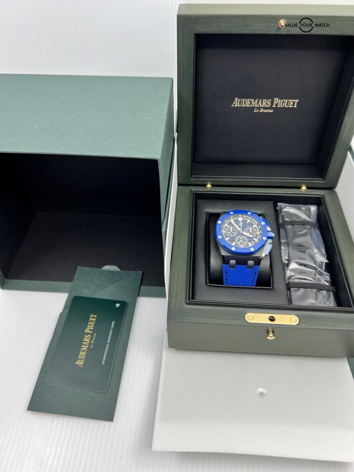 2023 Unworn Blue Black Ceramic Audemars Piguet Royal Oak Offshore 43mm Complete - Image 4