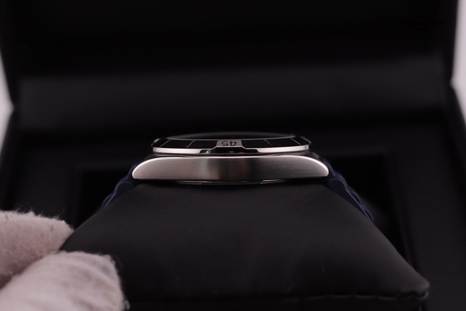 Breitling Chronomat 40 GMT Blue A32398 $5950 Retail - Image 4