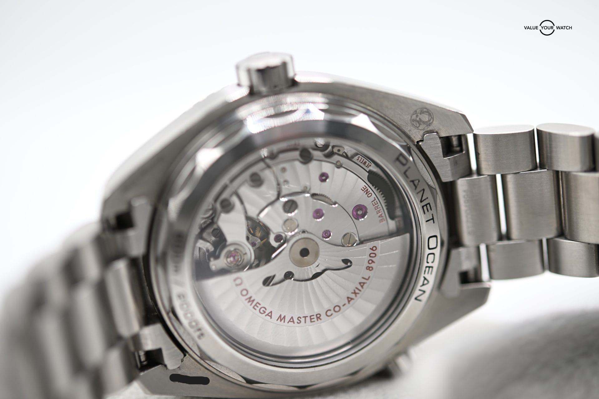 Omega Seamaster Planet Ocean Oreo 215.30.44.22.01.001 GMT - Image 6